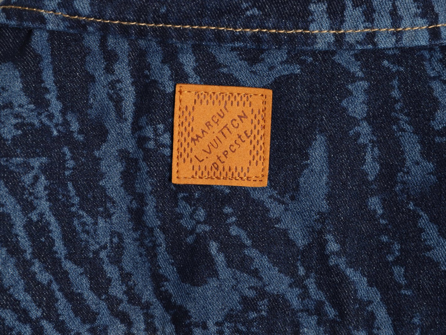 l0*is V*t0n lv short-sleeved shirts