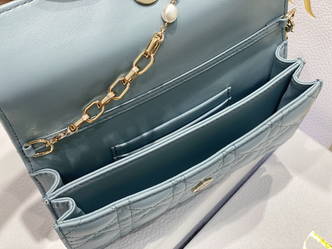 miss D*or mini bag cloud blue cannage lambskin s0980onmj_m81b 21 x 11.5 x 4.5 cm