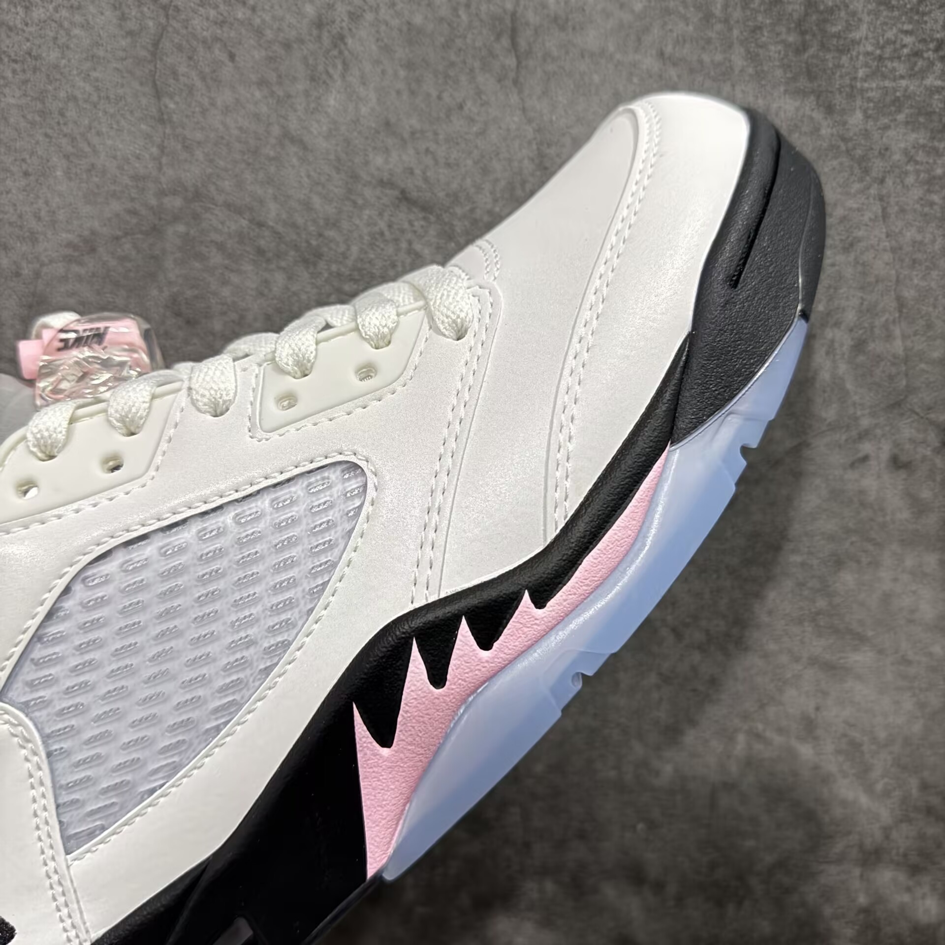 UA AIR Jordan 5 Retro 