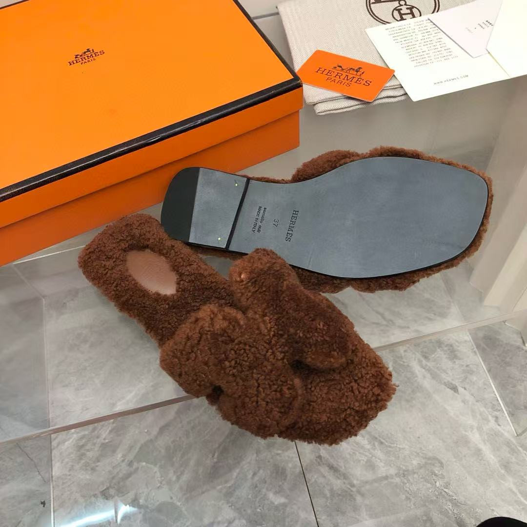 UA Hermès Oran sandal