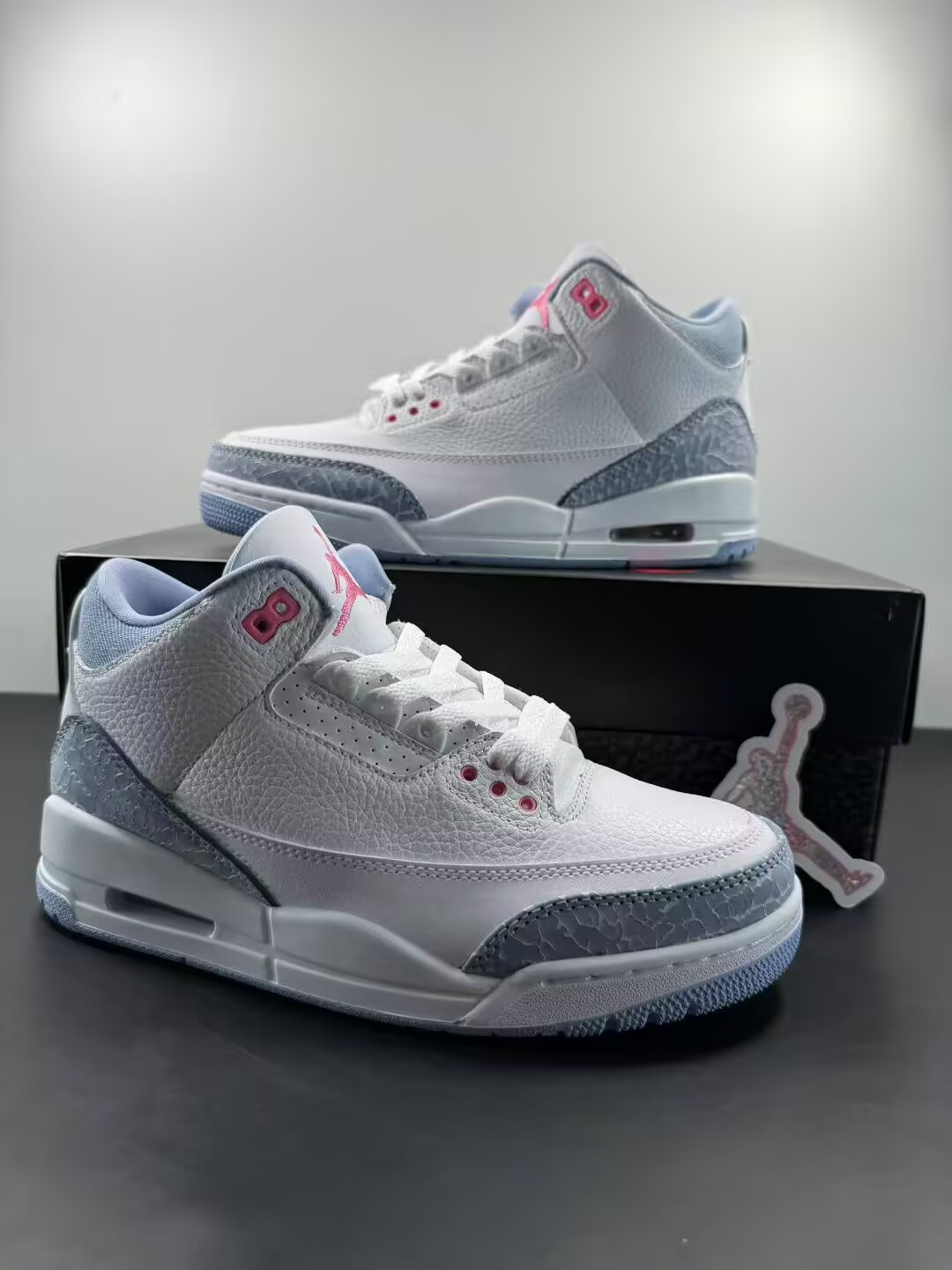 UA AIR JORDAN 3 Retro