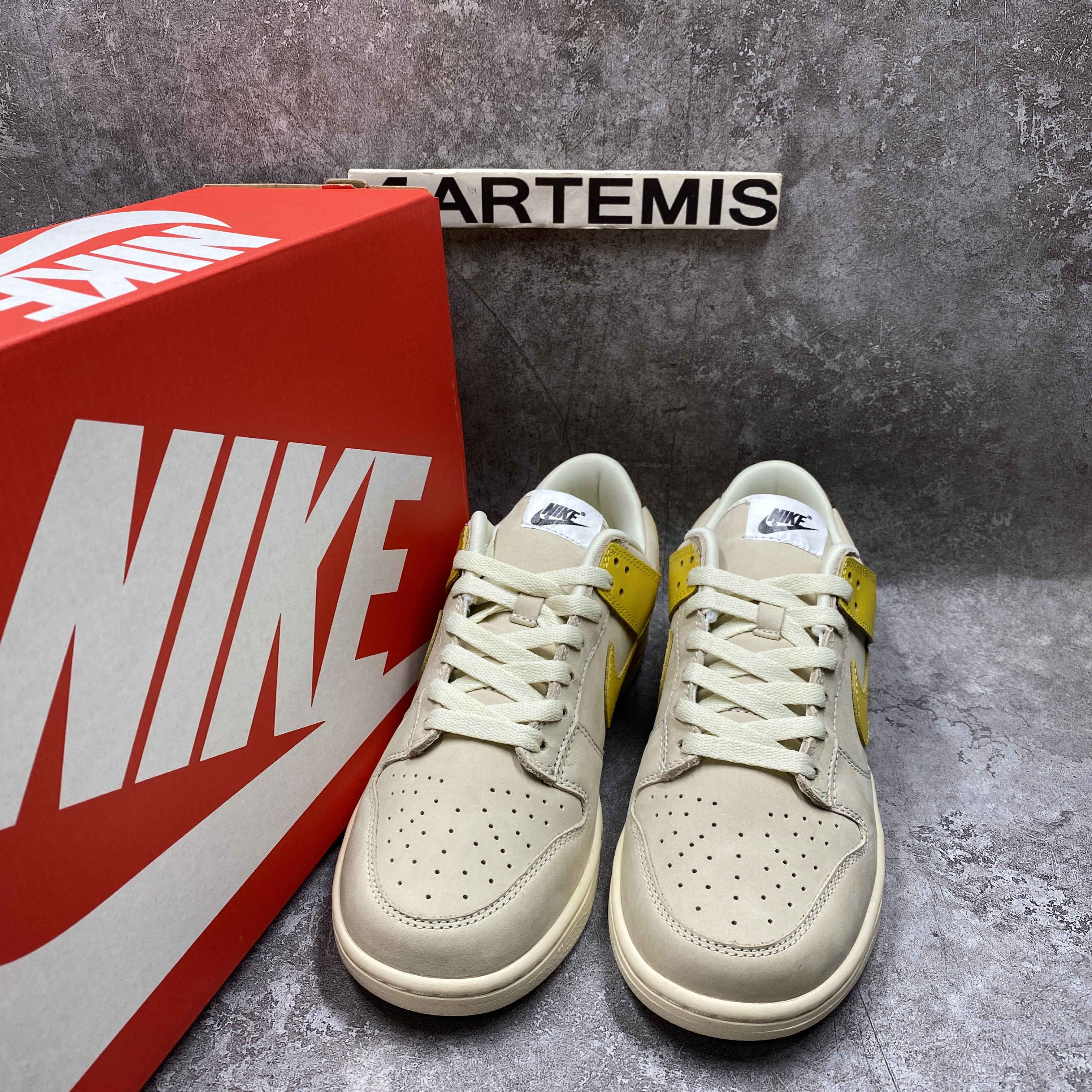 Nike Dunk Low LX Banana