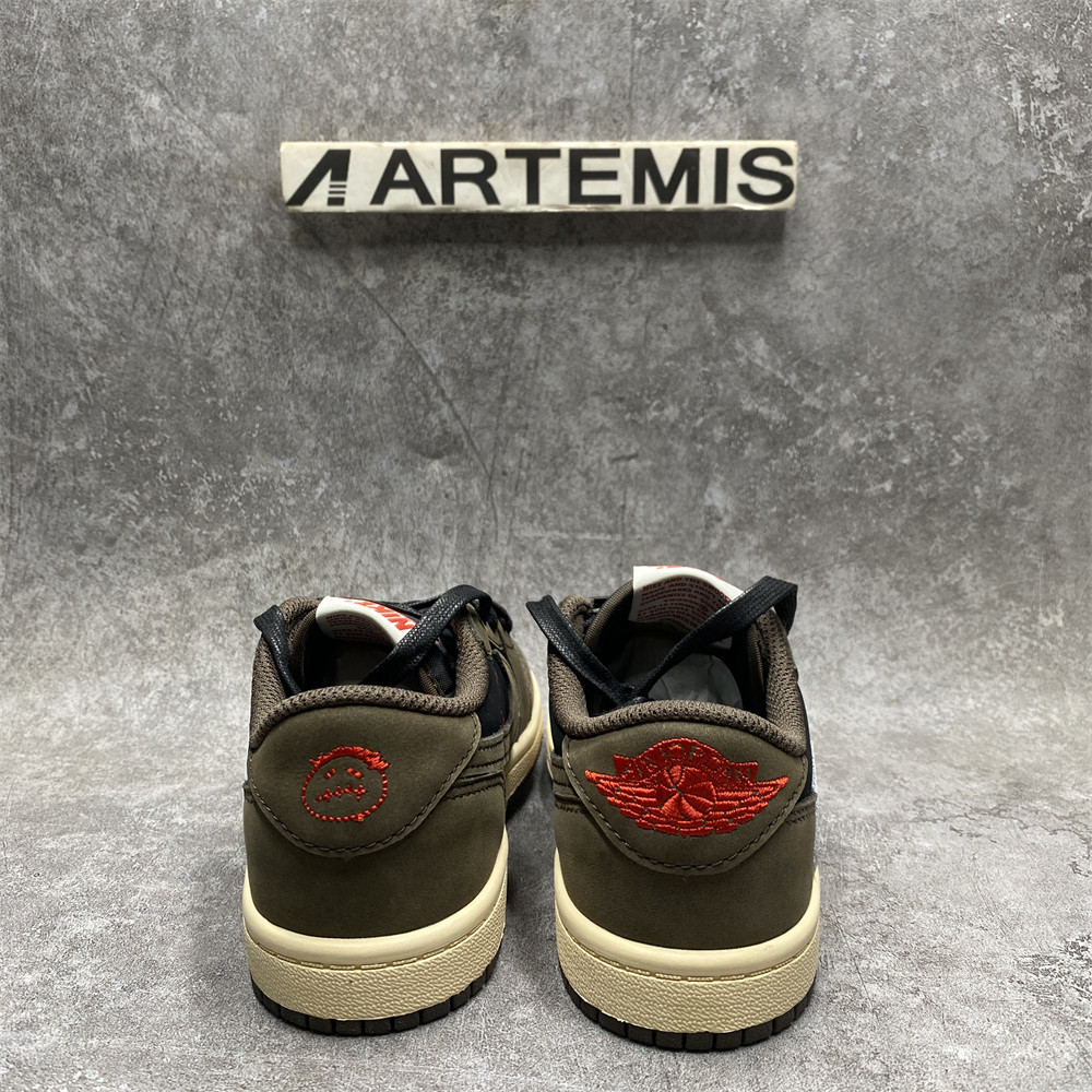 NIKE TRAVIS SCOTT X AIR JORDAN 1 LOW