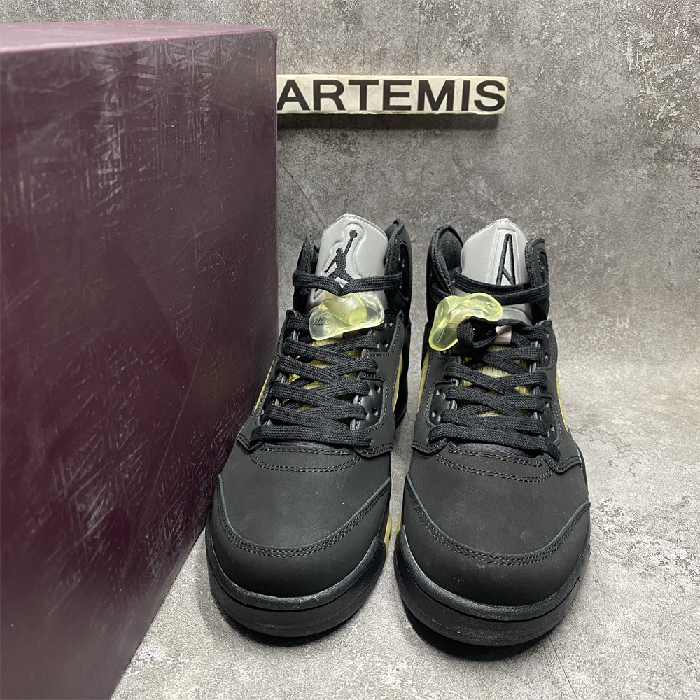 A MA MANIÉRE X AIR JORDAN 5 RETRO