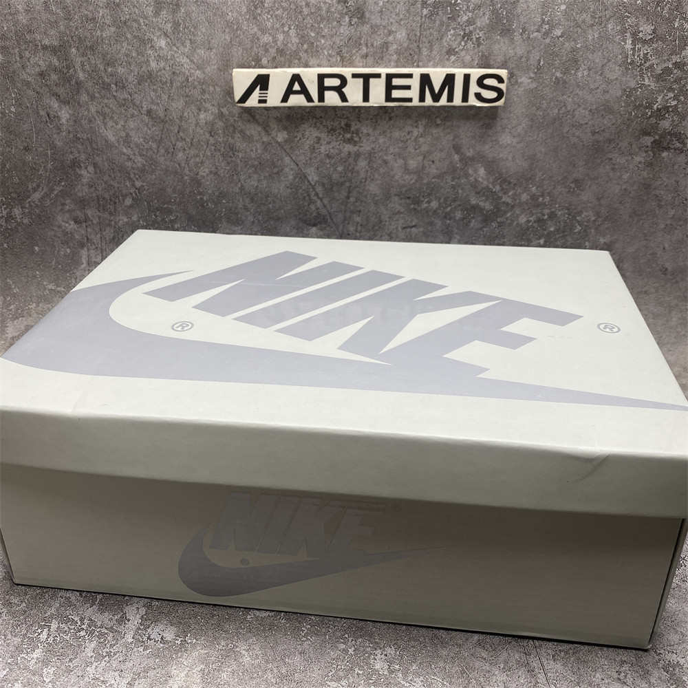 WMNS AIR JORDAN 1 RETRO HIGH OG