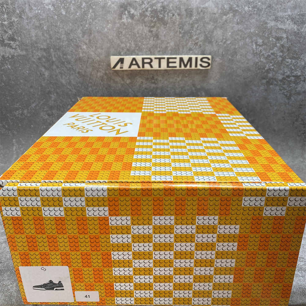 UA LV Trainer Sneaker