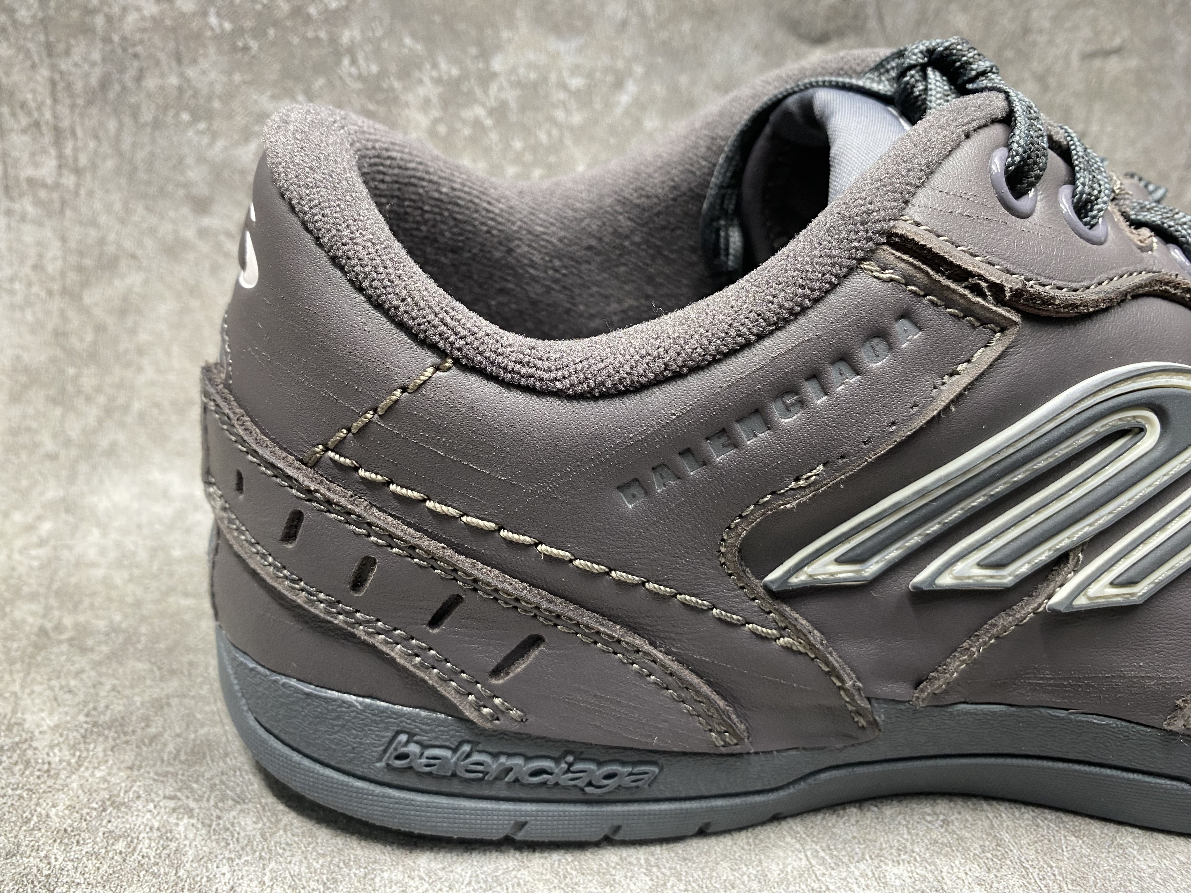 ua Ba*len*cia*ga hamptons worn-out sneaker (run one size large)