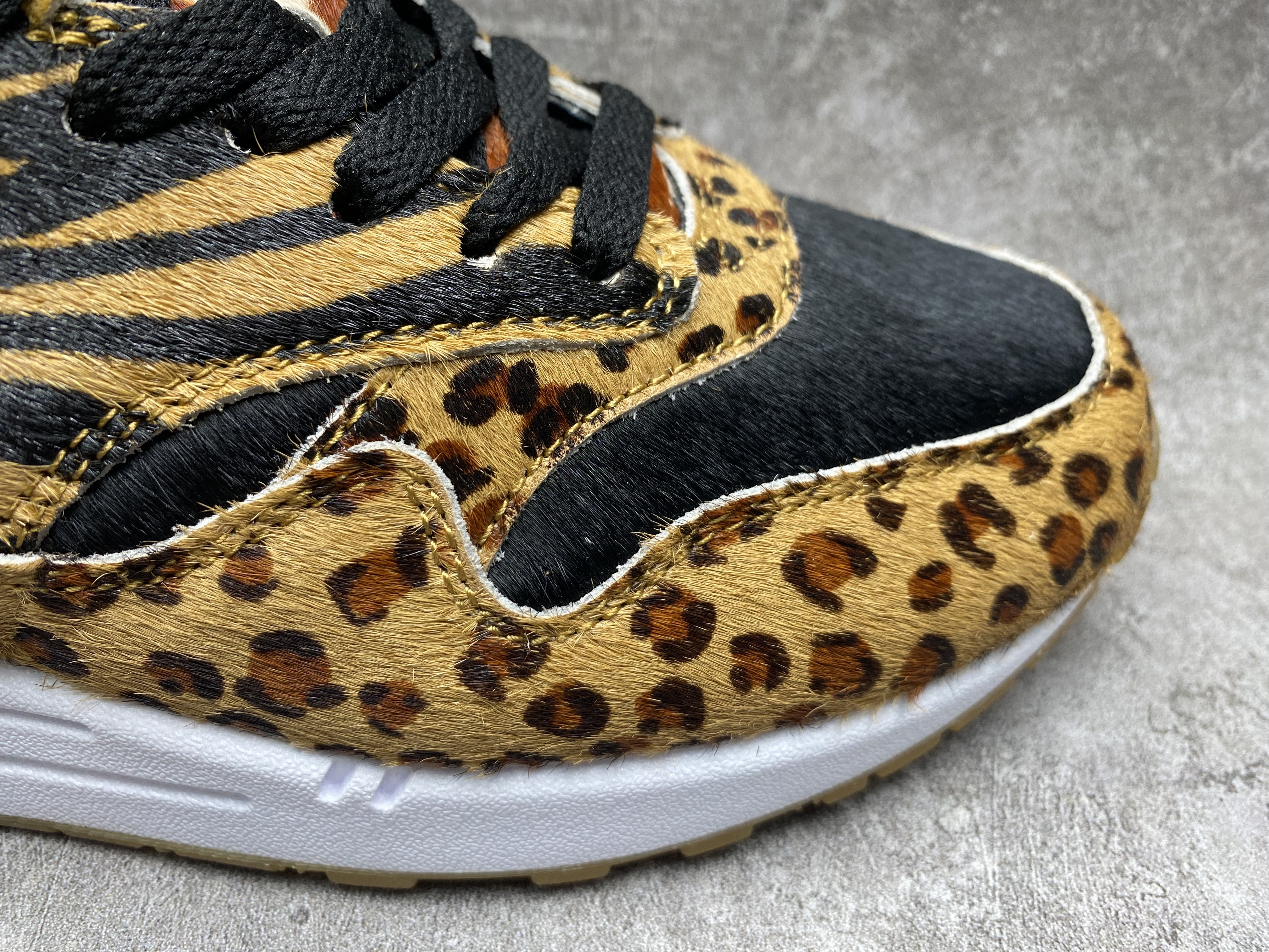 UA Nike Air Max 1