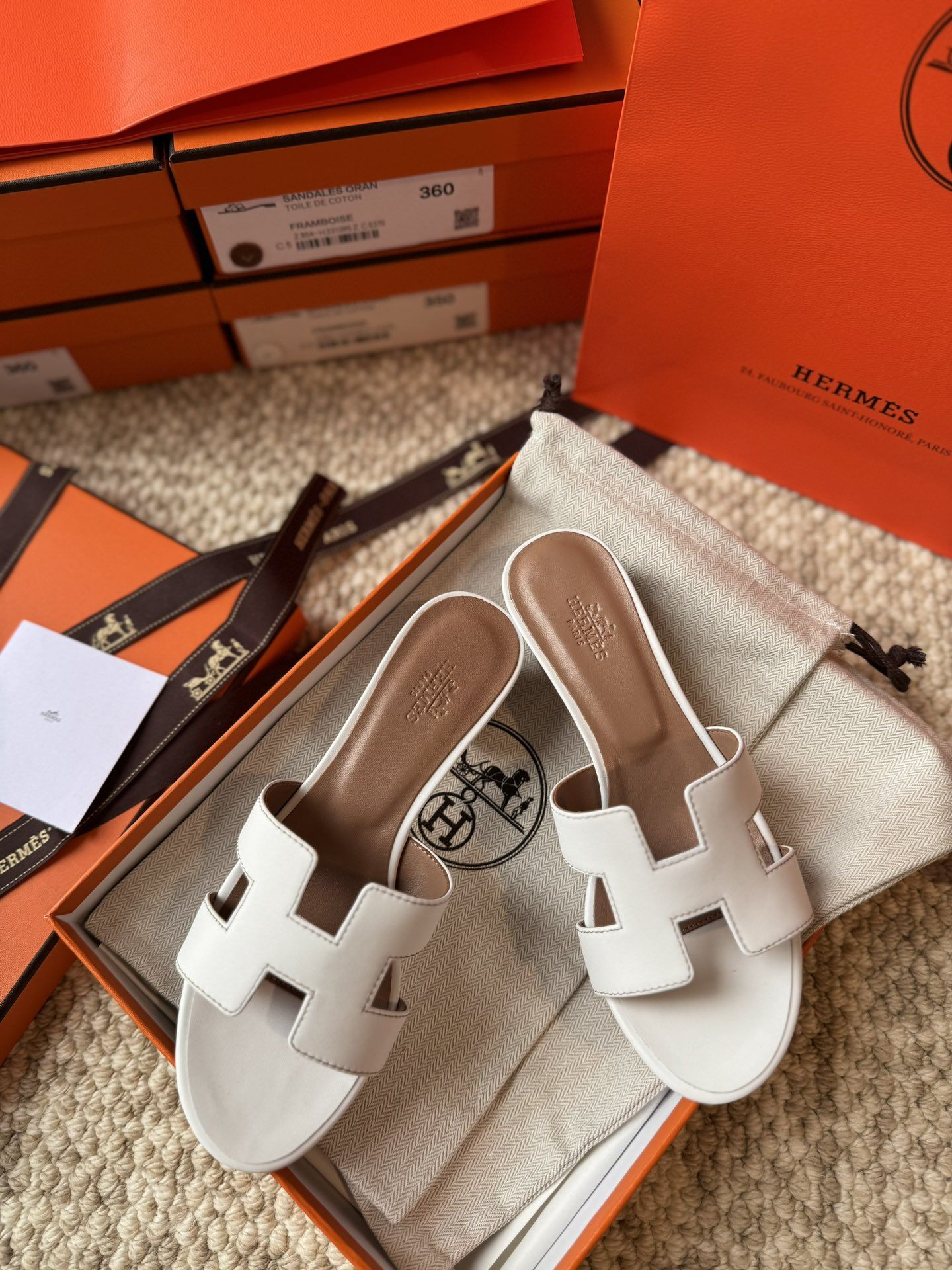 UA Hermès Oasis White Sandal