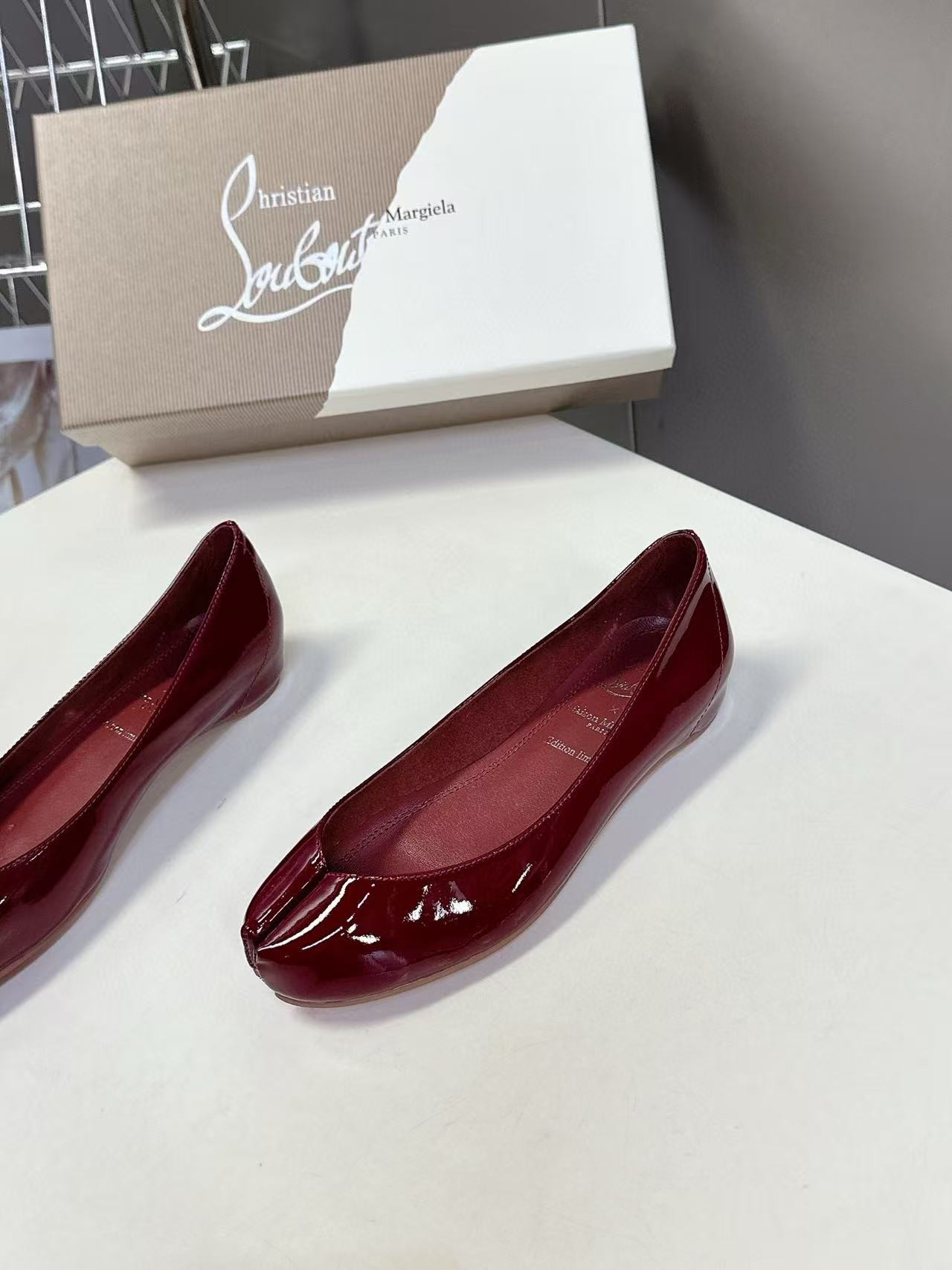 ua Ch**an louboutin marlougiela ballerinas patent calf leather