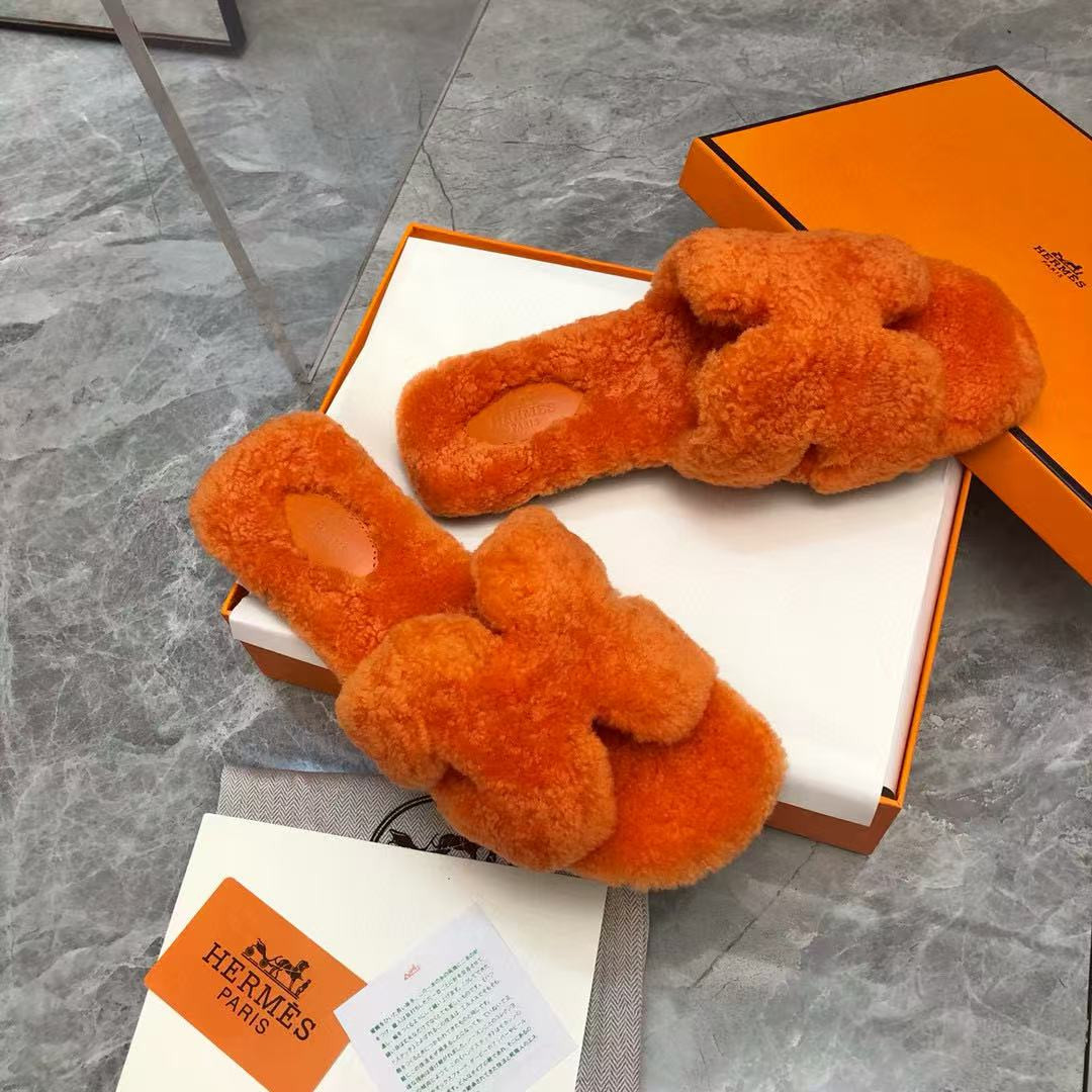 UA Hermès Oran sandal