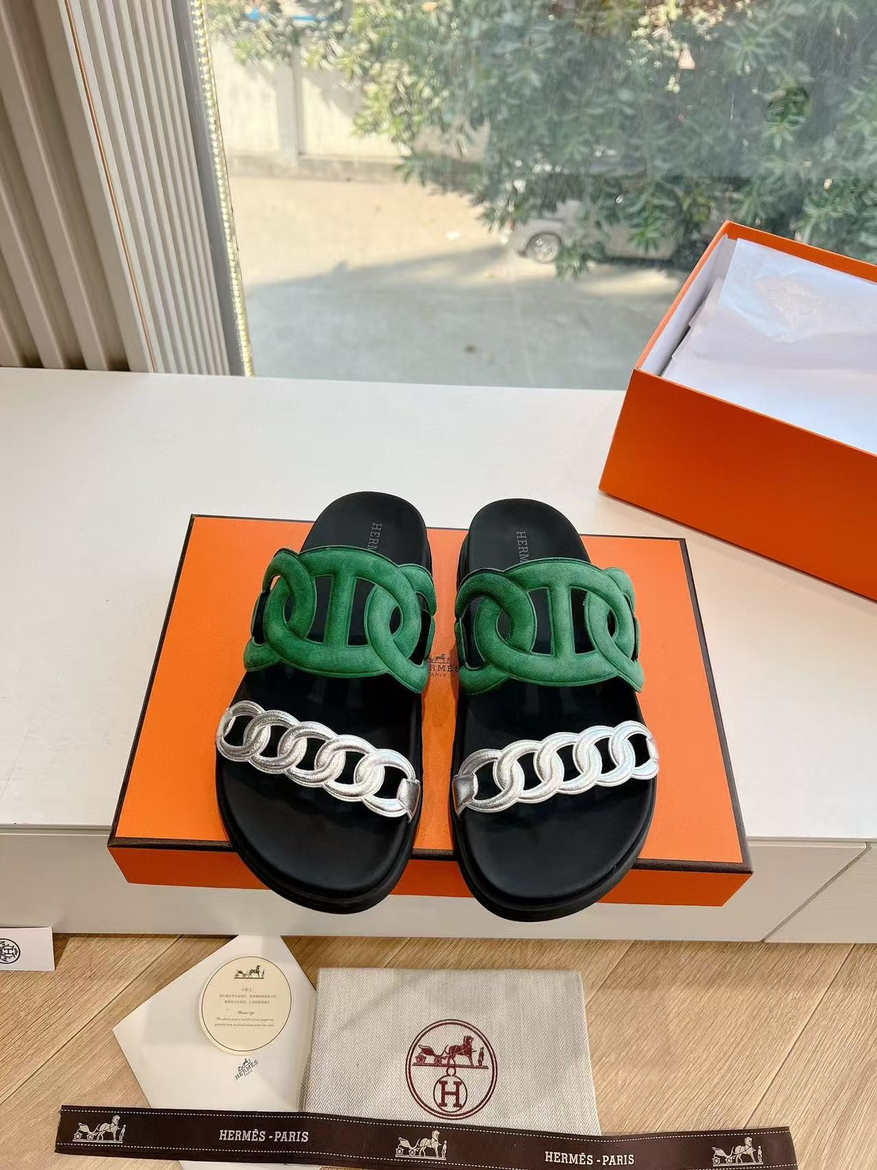 UA Hermès Extra sandal
