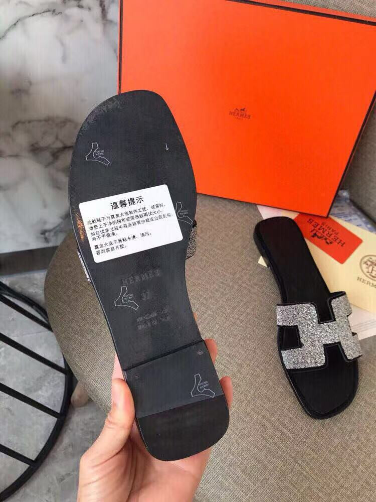UA Hermès Oran sandal