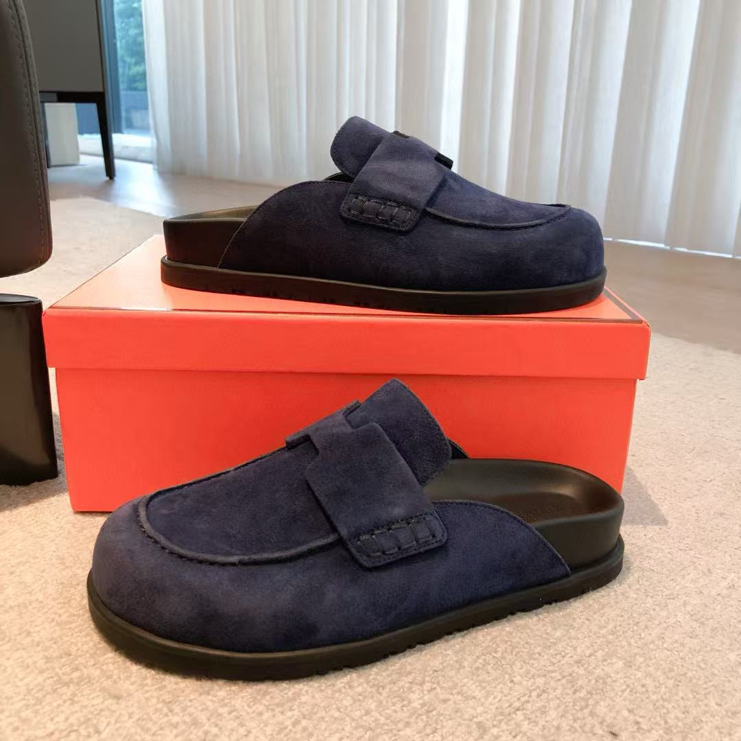 UA Hermès slippers
