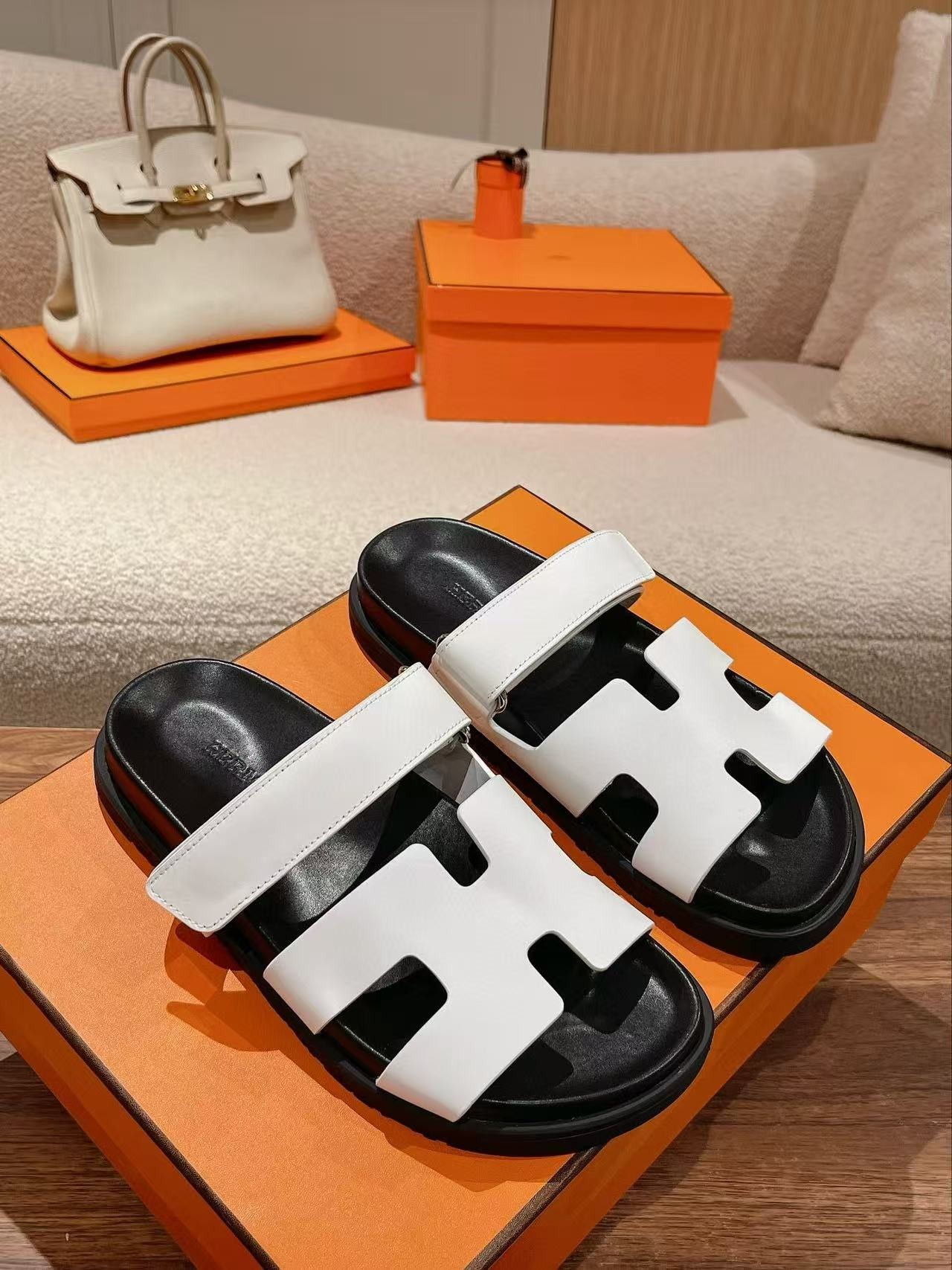 UA Hermès Chypre Sandal