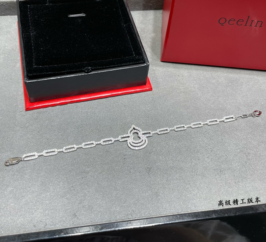 Qeelin Triple Loop Gourd Bracelet