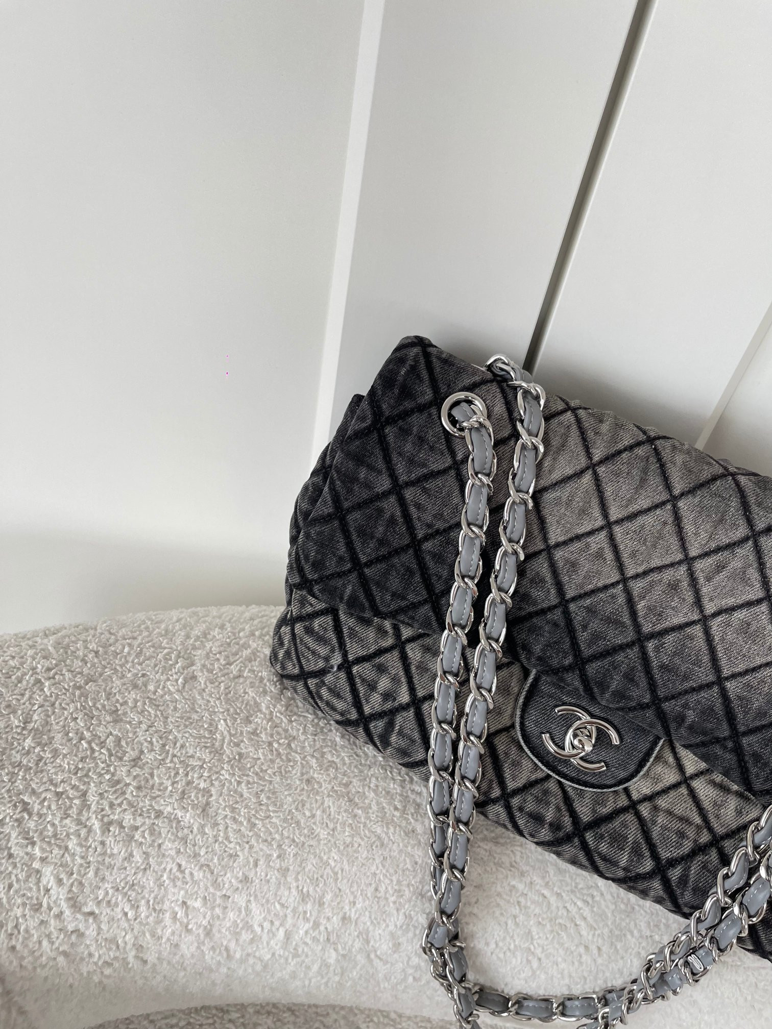 ch*el De*1mpression flap bag 33x22x8cm