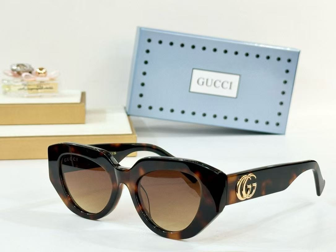 G*u*i glasses gg1843s