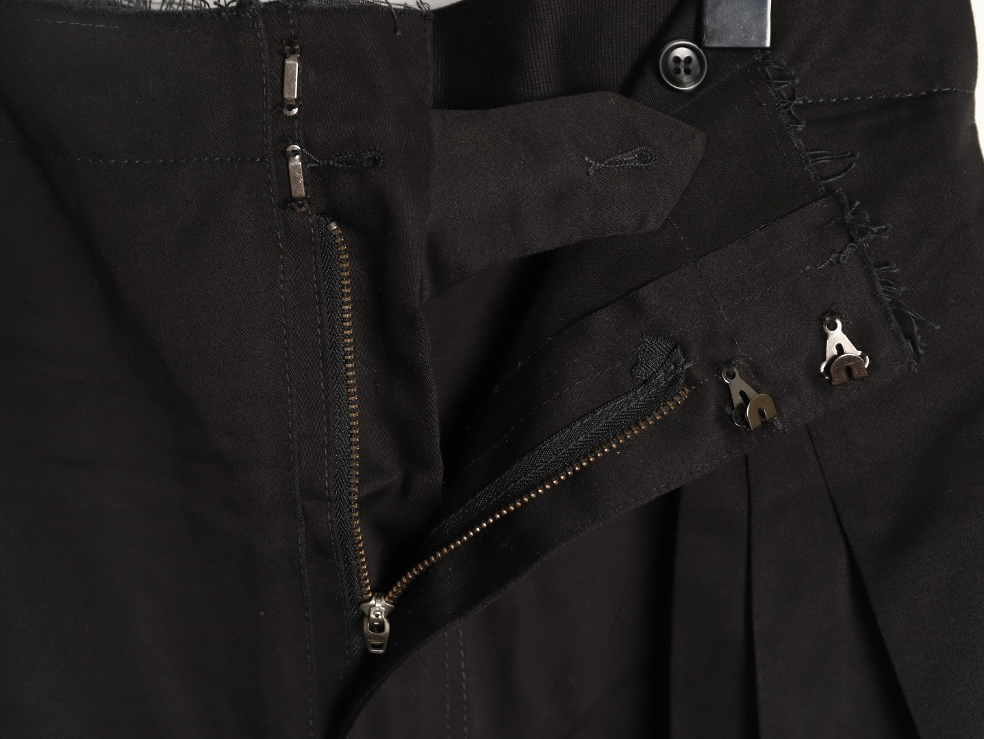 ma*s*n Ma*i*la 26ss shorts