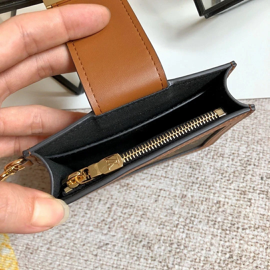 DAUPHINE MULTICARTES M68751