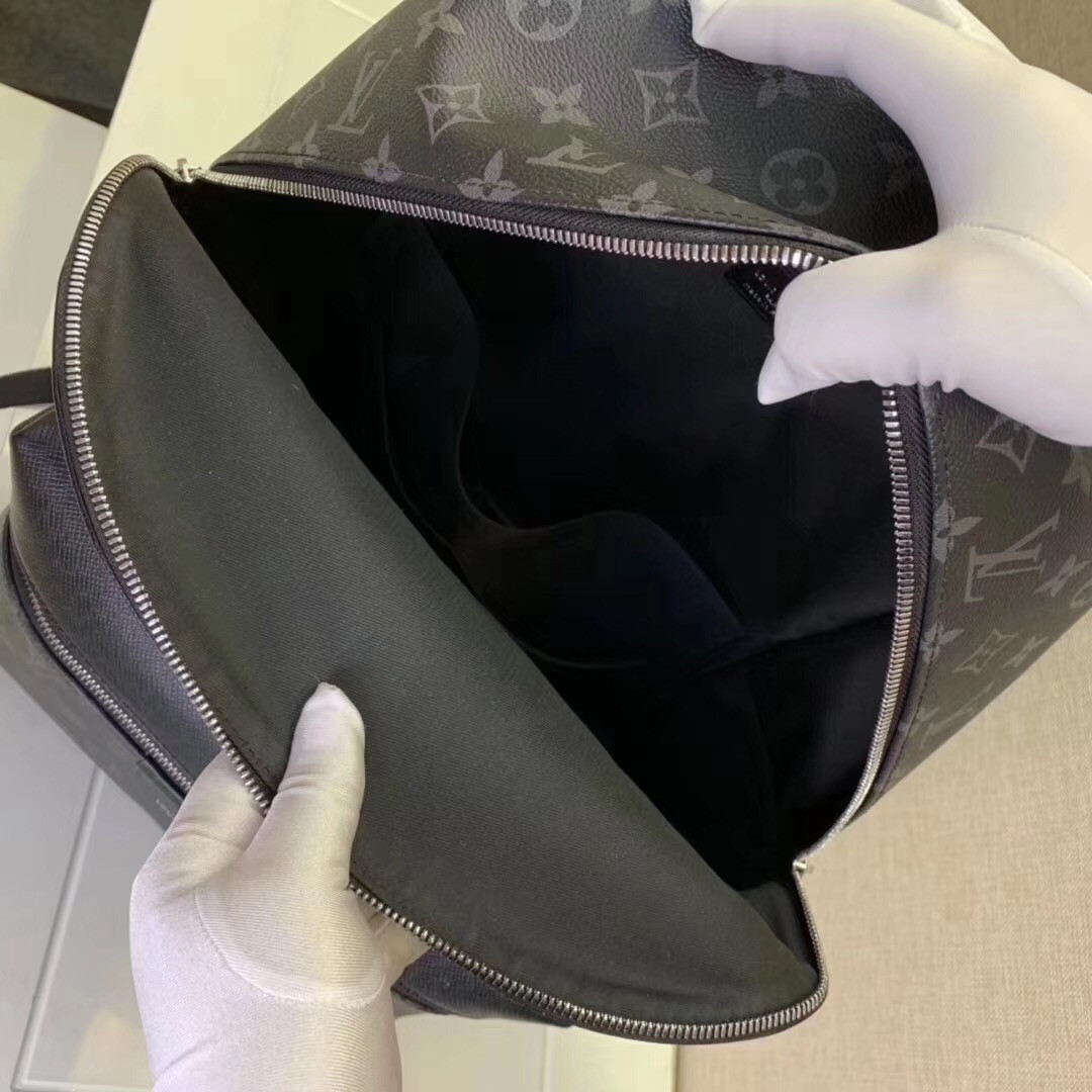 DISCOVERY Noir BACKPACK PM M30230