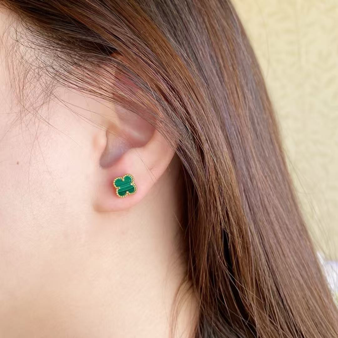 v*n cl*f & arpels preM1vm fritillaria four-leaf clover earrings 1cm