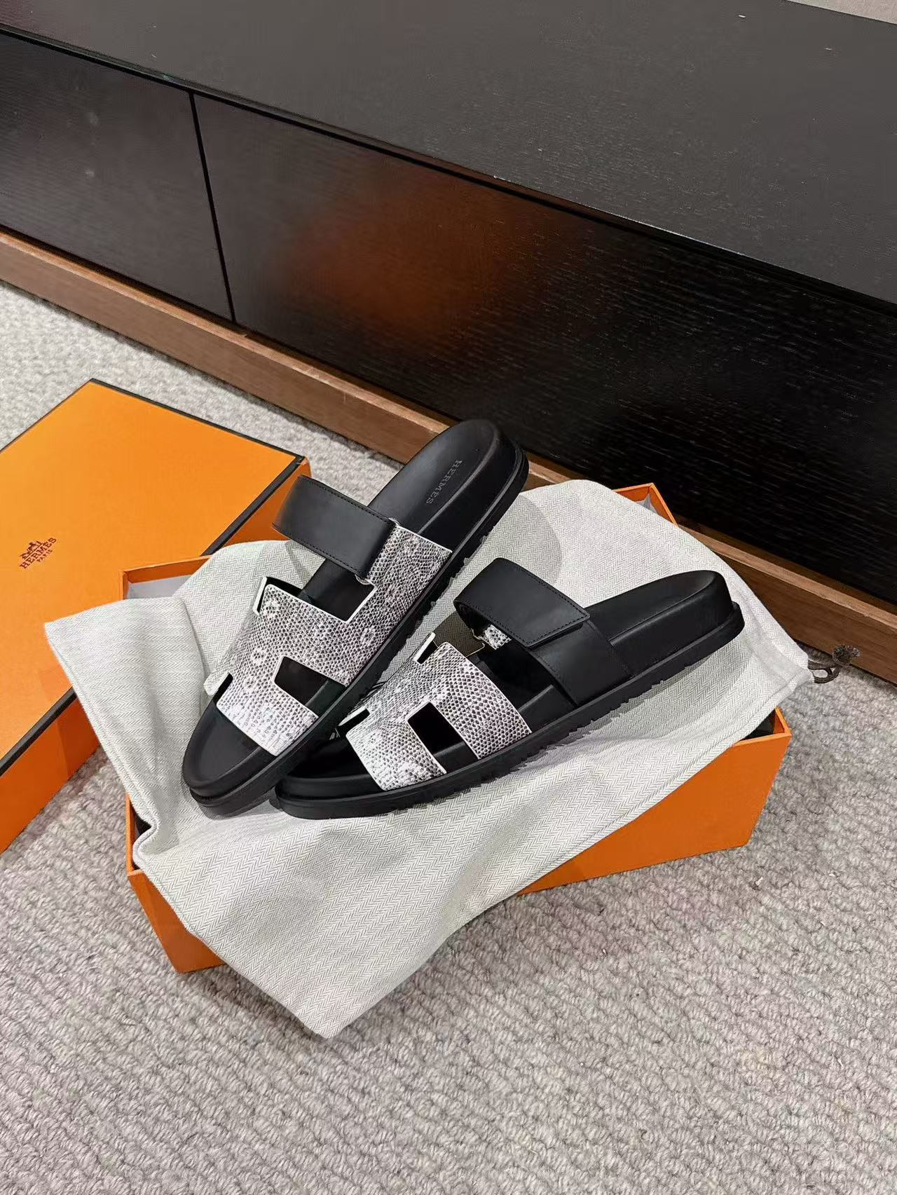 UA Hermès Chypre Sandal