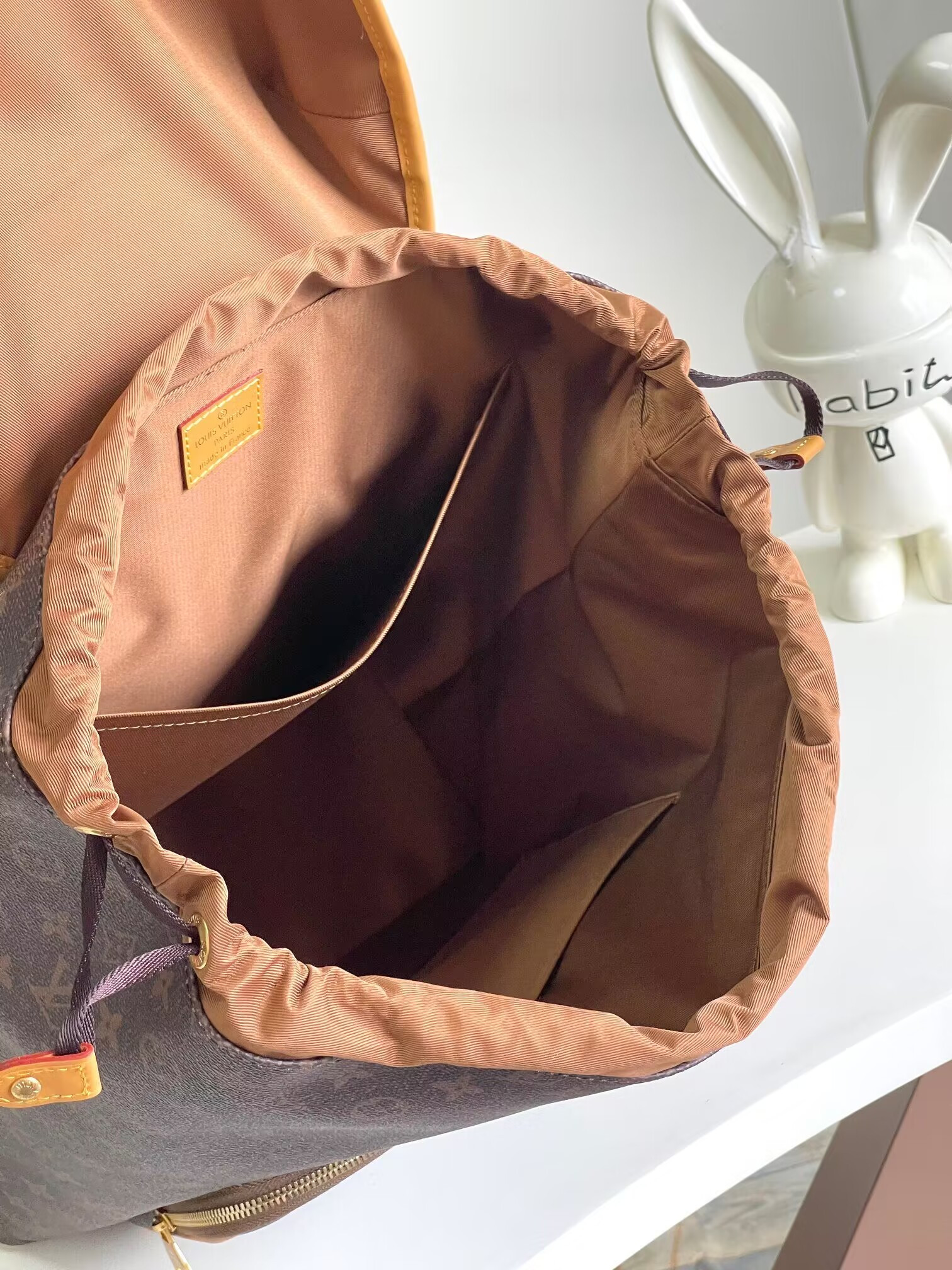 LV Montsouris Backpack M11540 32 x 40 x 19CM