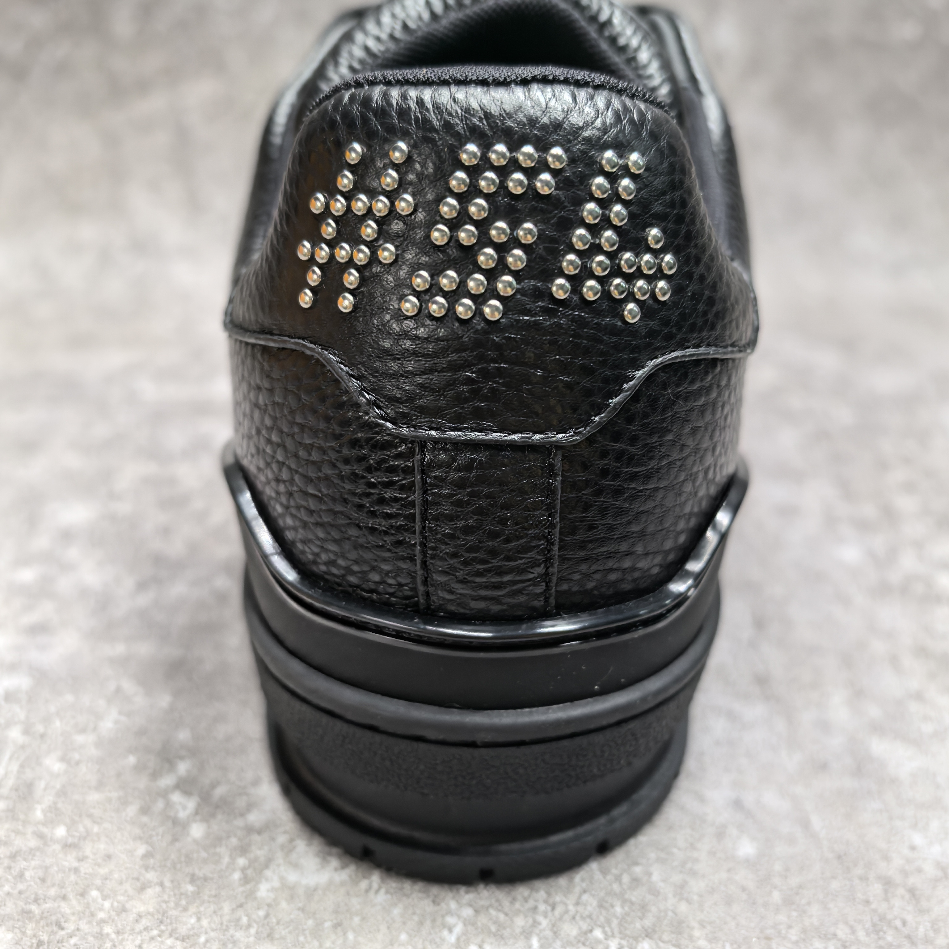 UA LV Trainer Sneaker