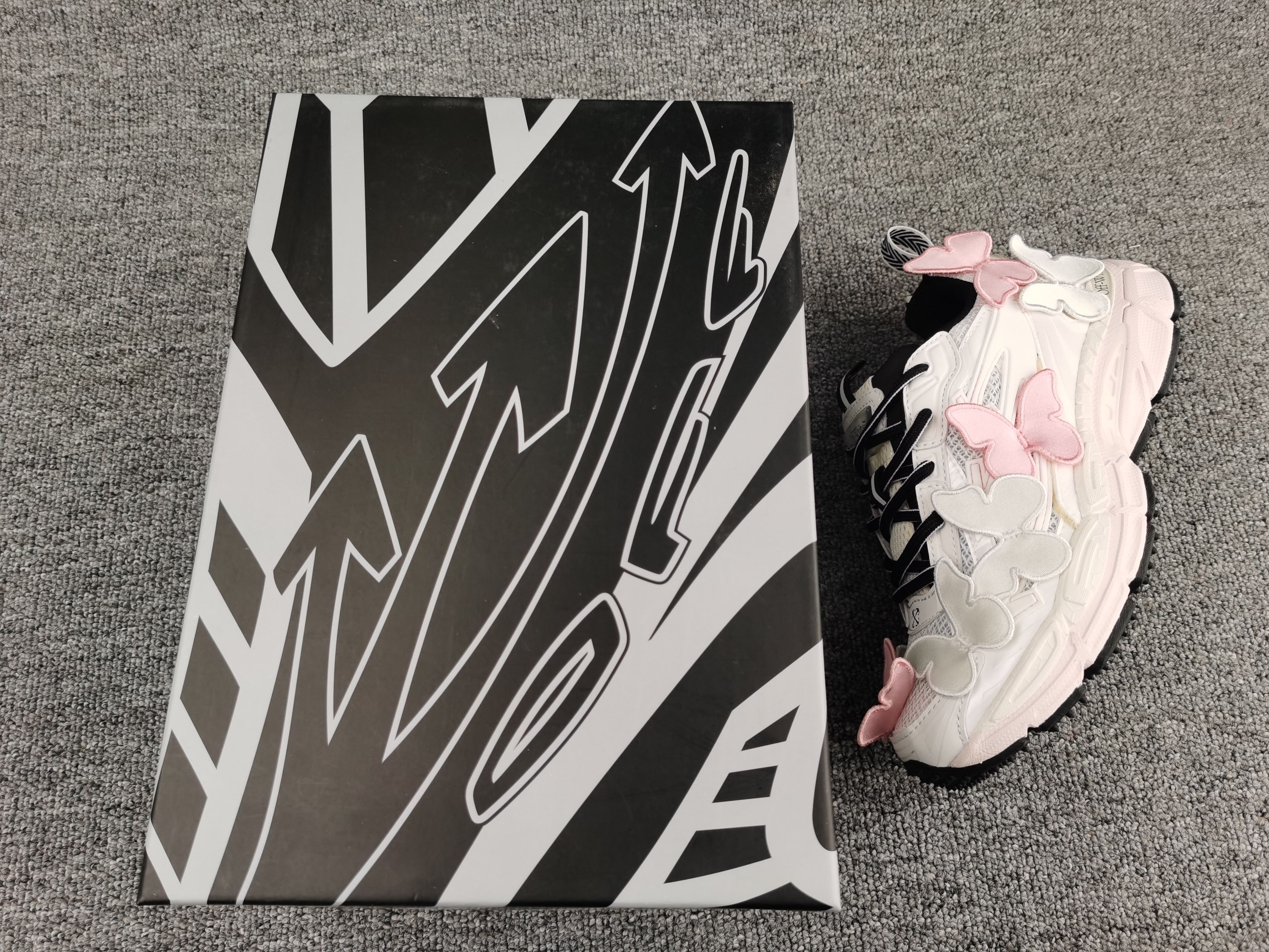 UA Off-White "BE RIGHT BACK"