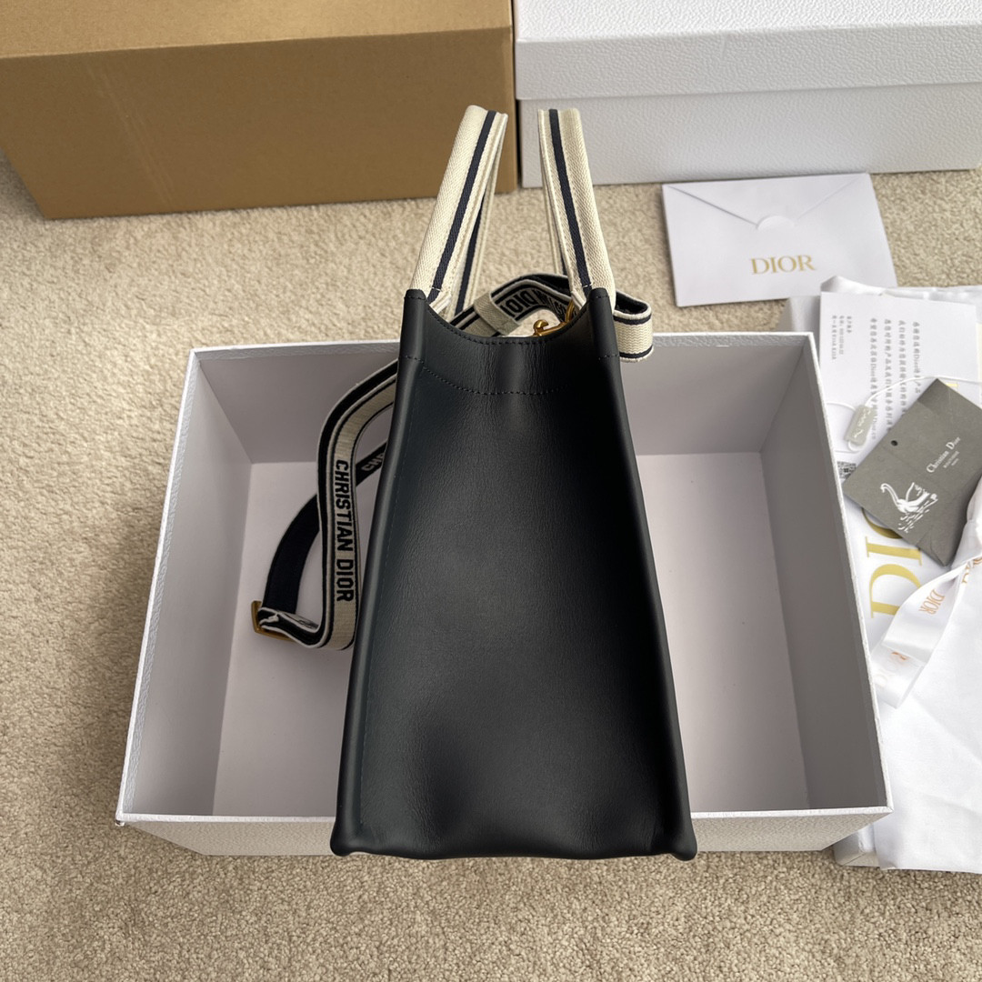 D*or book tote reverse 26.5×21×14cm