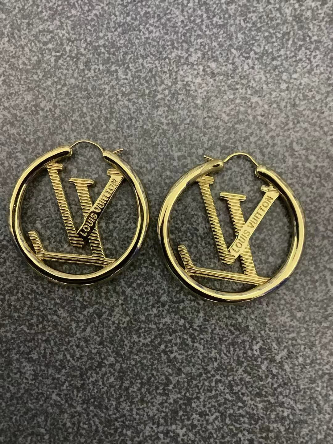 l0*is V*t0n earrings 2 3 4cm