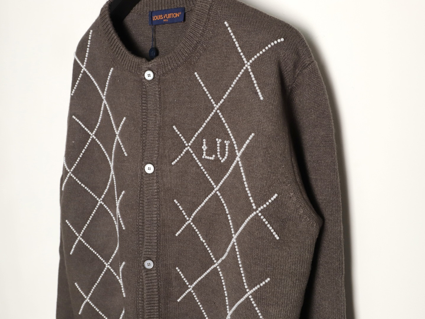 l0*is V*t0n lv knitting cardigan