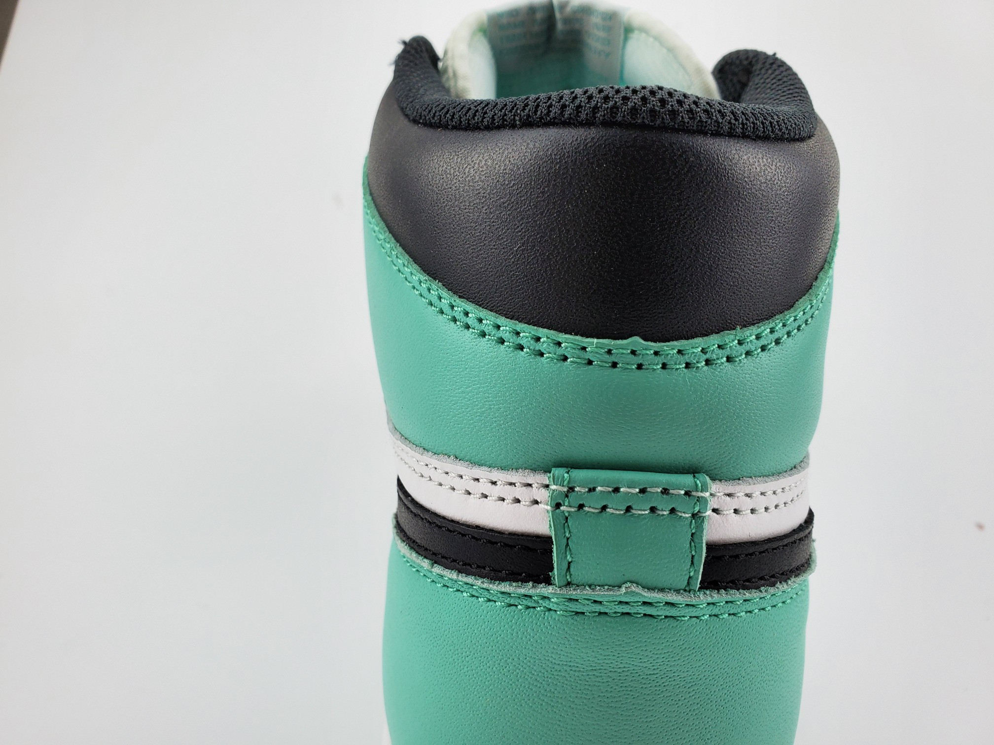 Jordan 1 Retro High Igloo