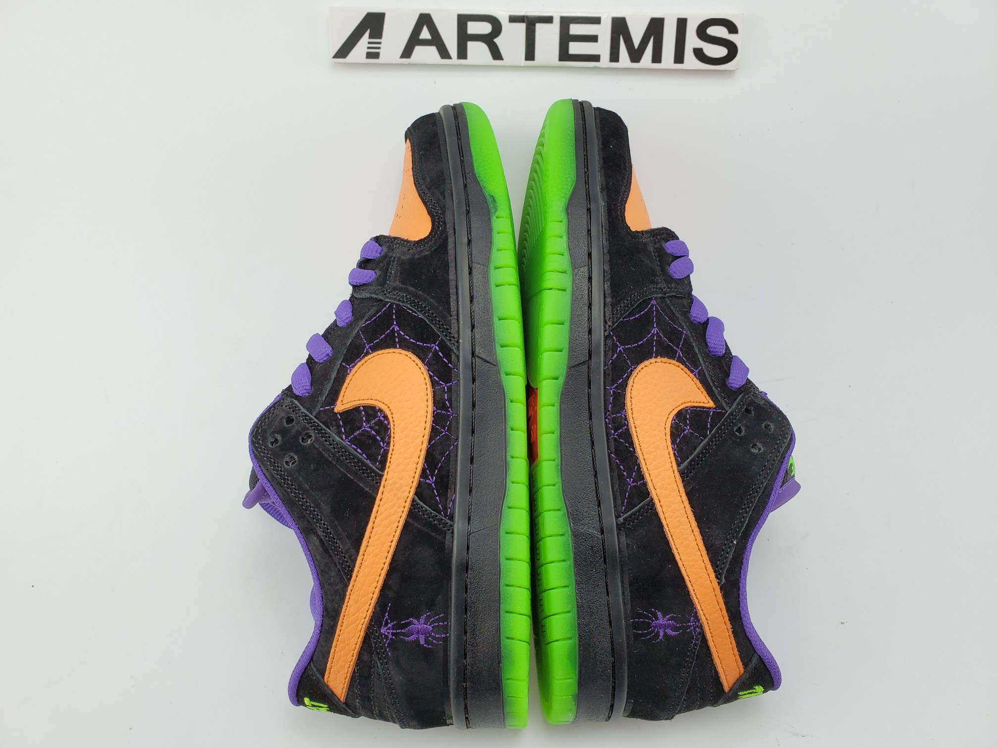 Nike SB Dunk Low Night of Mischief Halloween