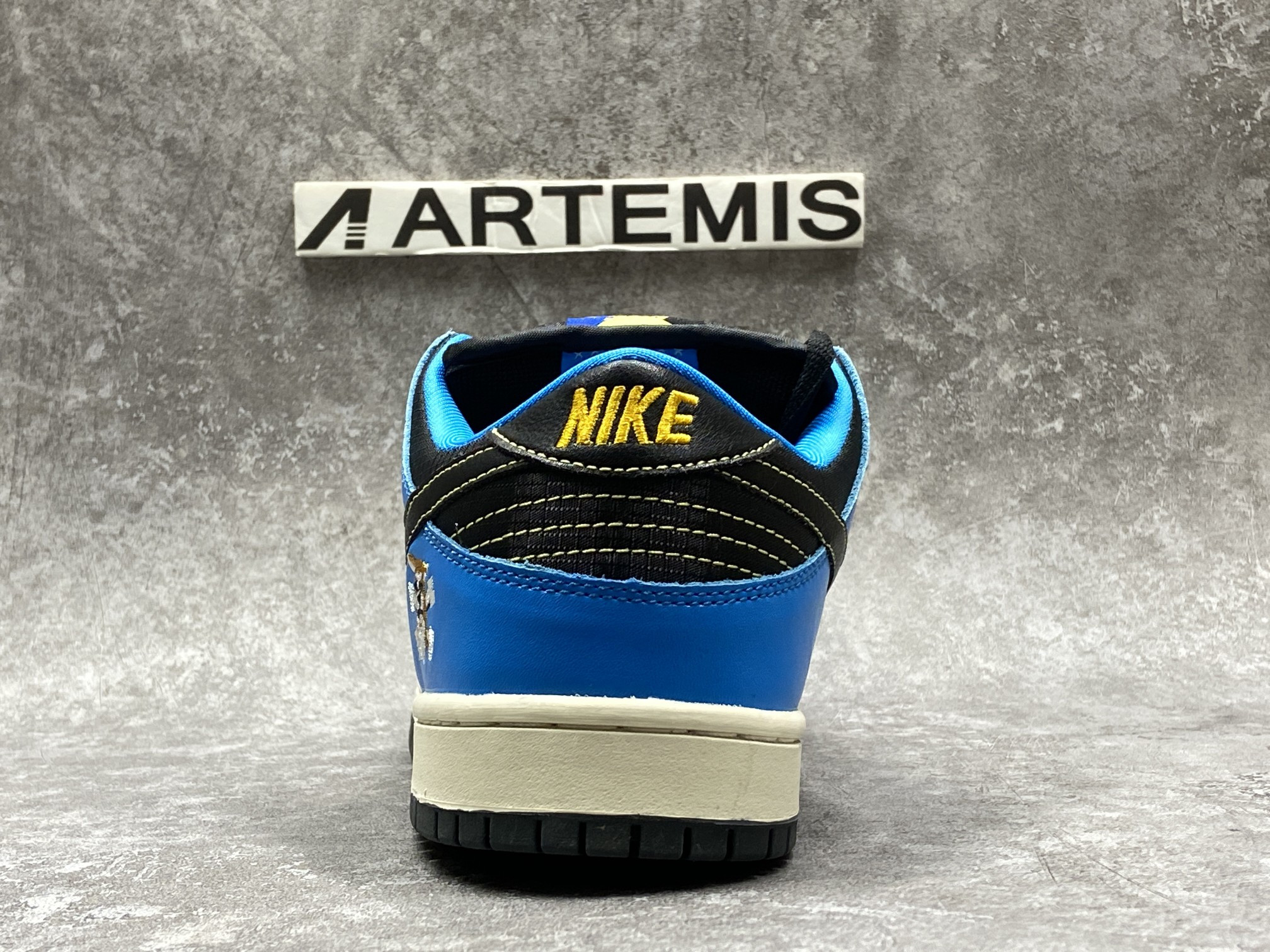 Nike SB Dunk Low Instant Skateboards