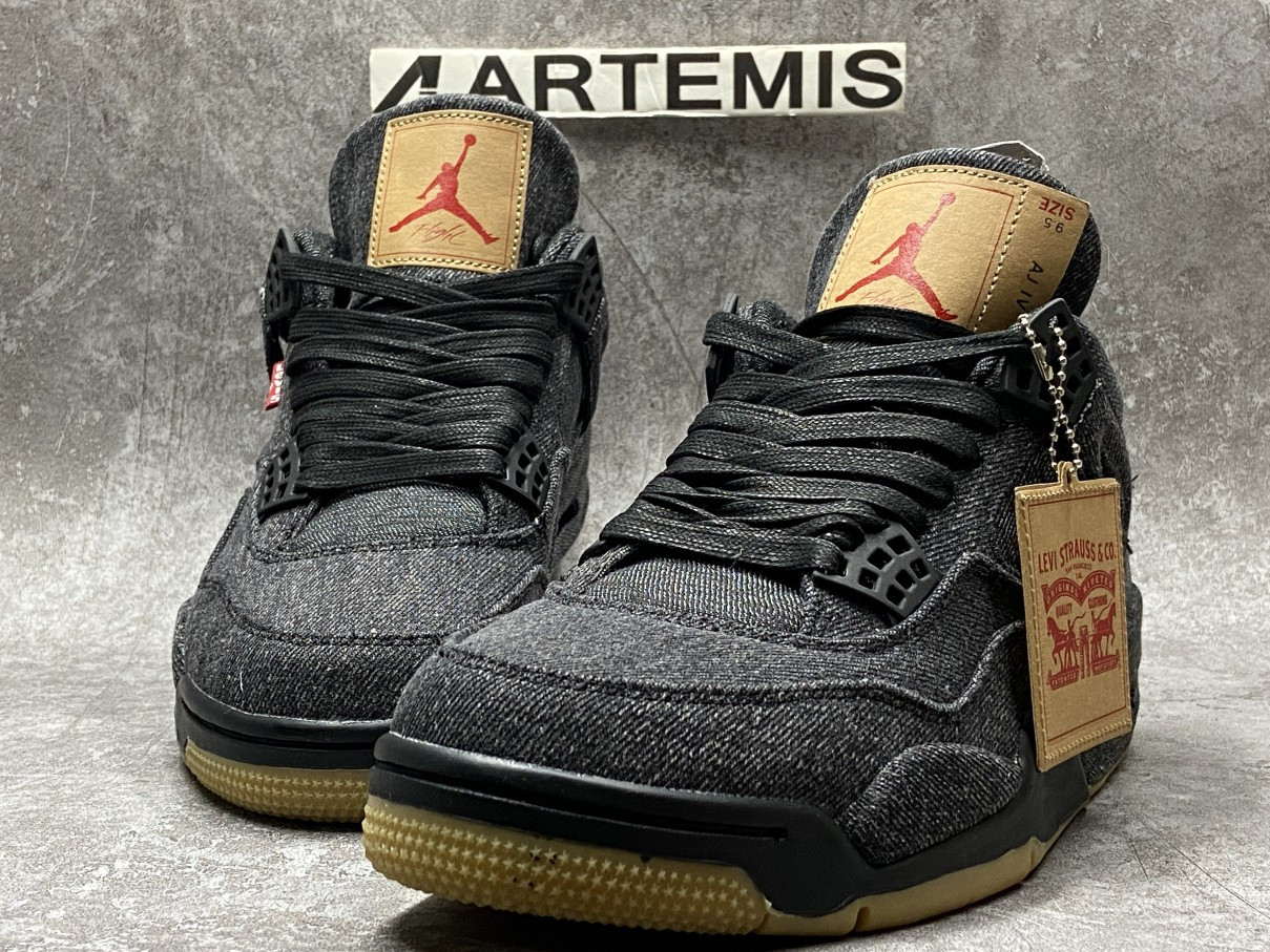 Air Jordan 4 Retro Levi
