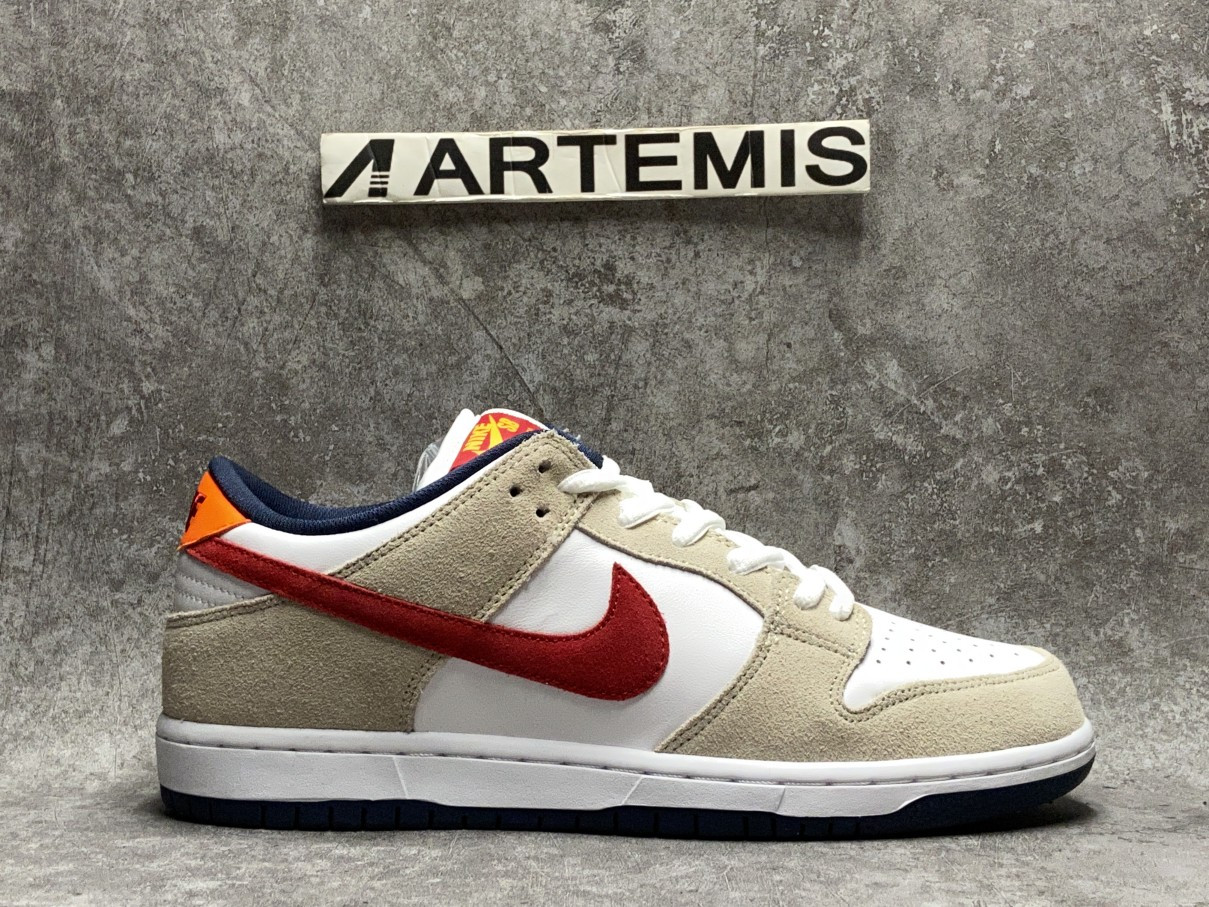 Nike SB Dunk Low Crimson