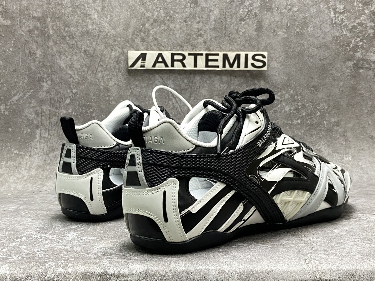 Balenciga Drive Sneaker 