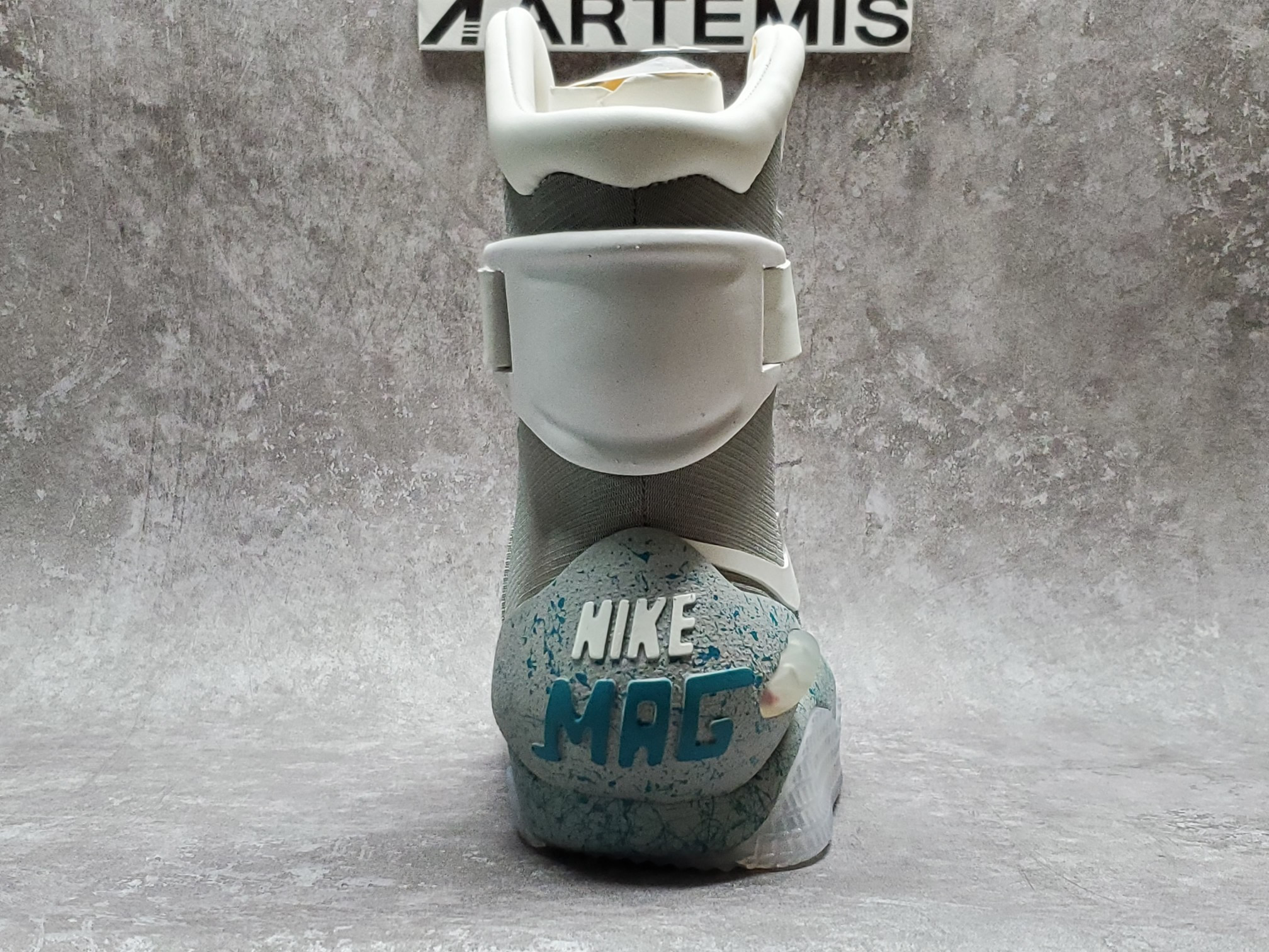 Nike Mag
