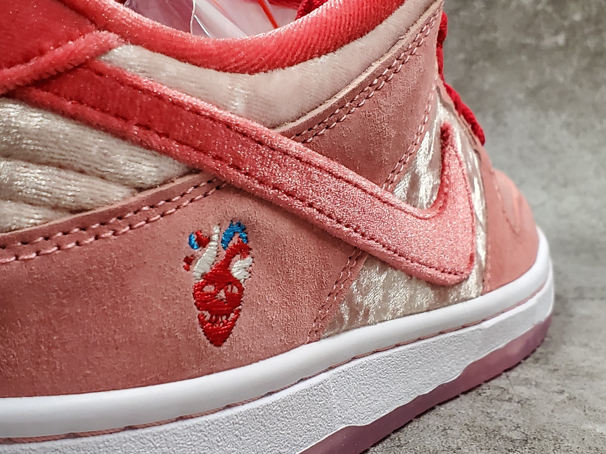 Nike SB Dunk Low StrangeLove Skateboards