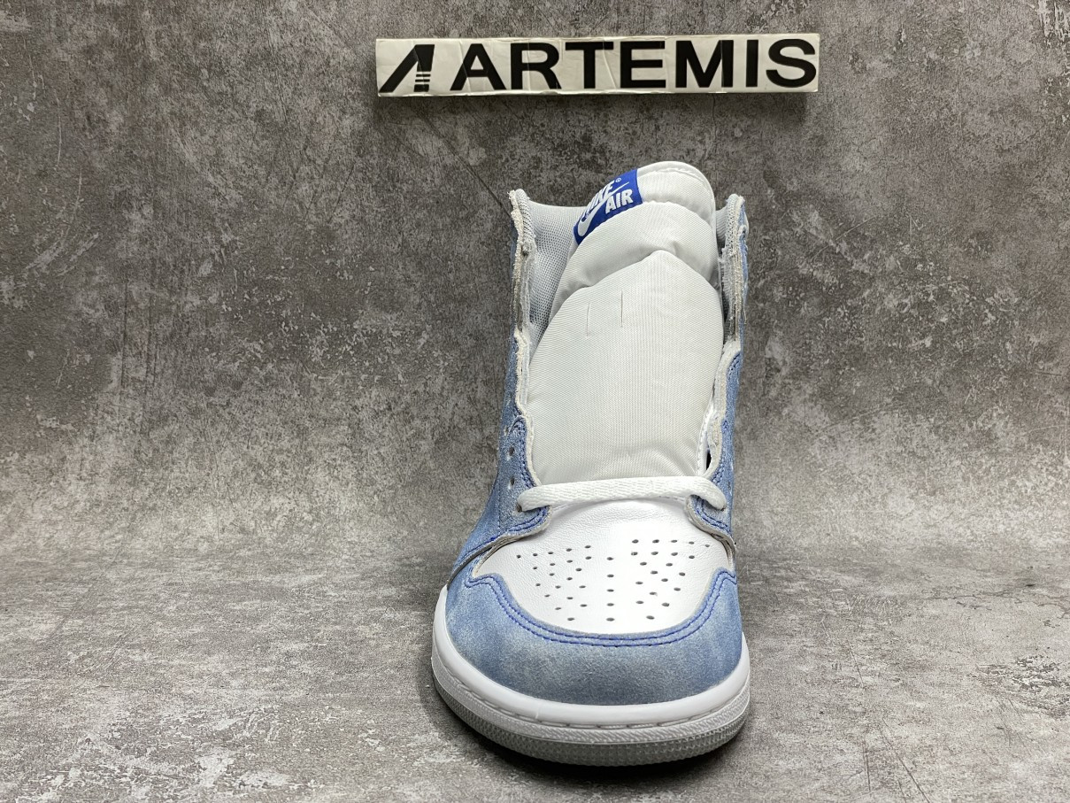 Air Jordan 1 Retro High Hyper Royal Smoke Grey