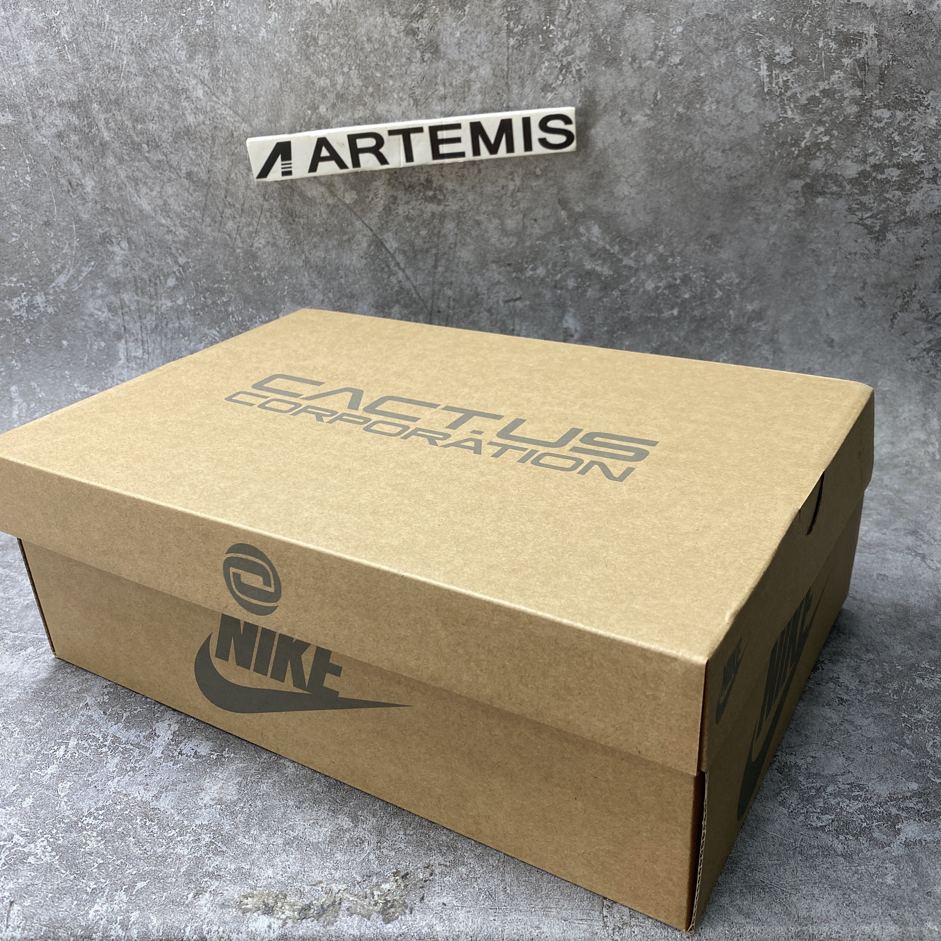 Nike Air Max 1 X Travis Scott Cave Stone