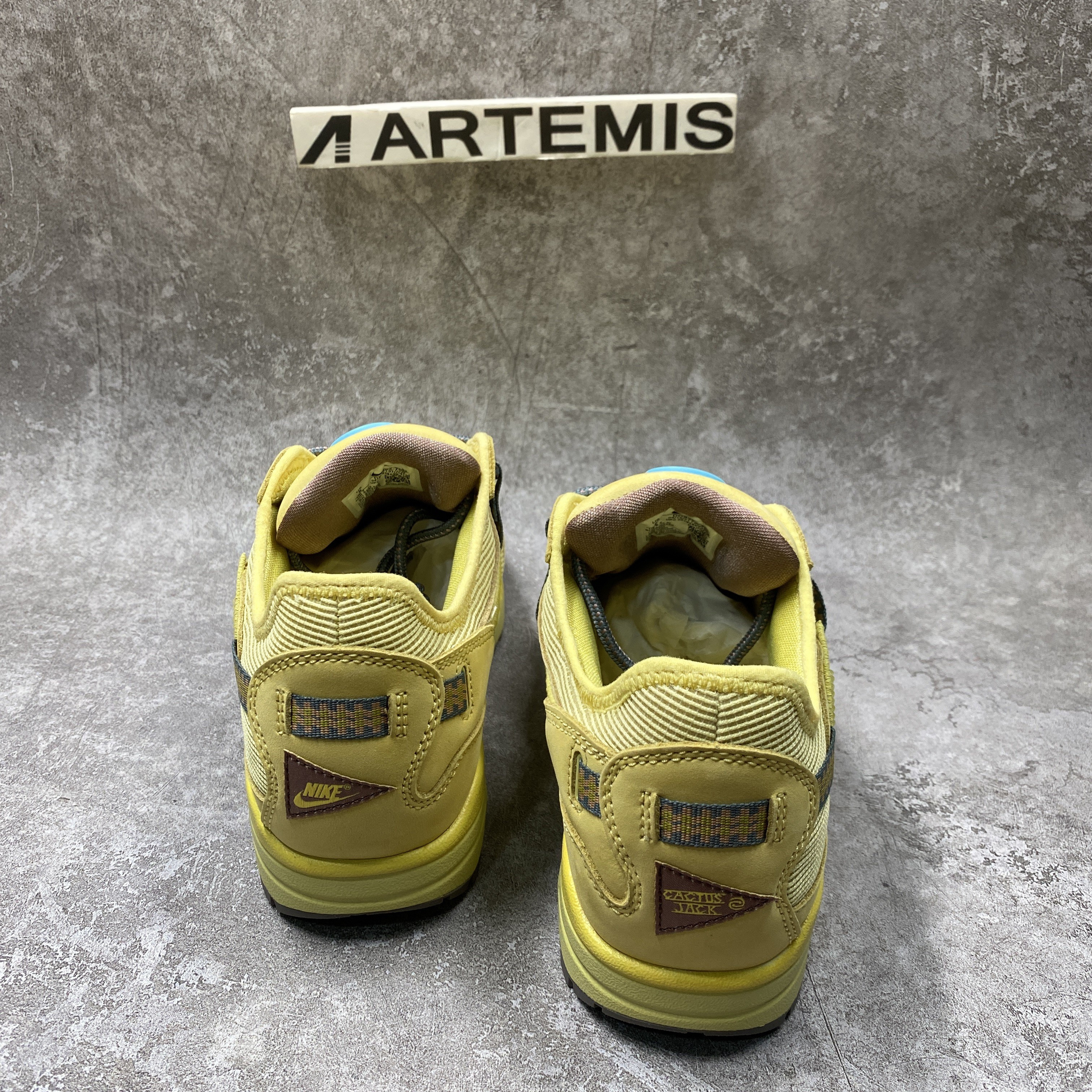 Nike Air Max 1 Travis Scott Cactus Jack Saturn Gold