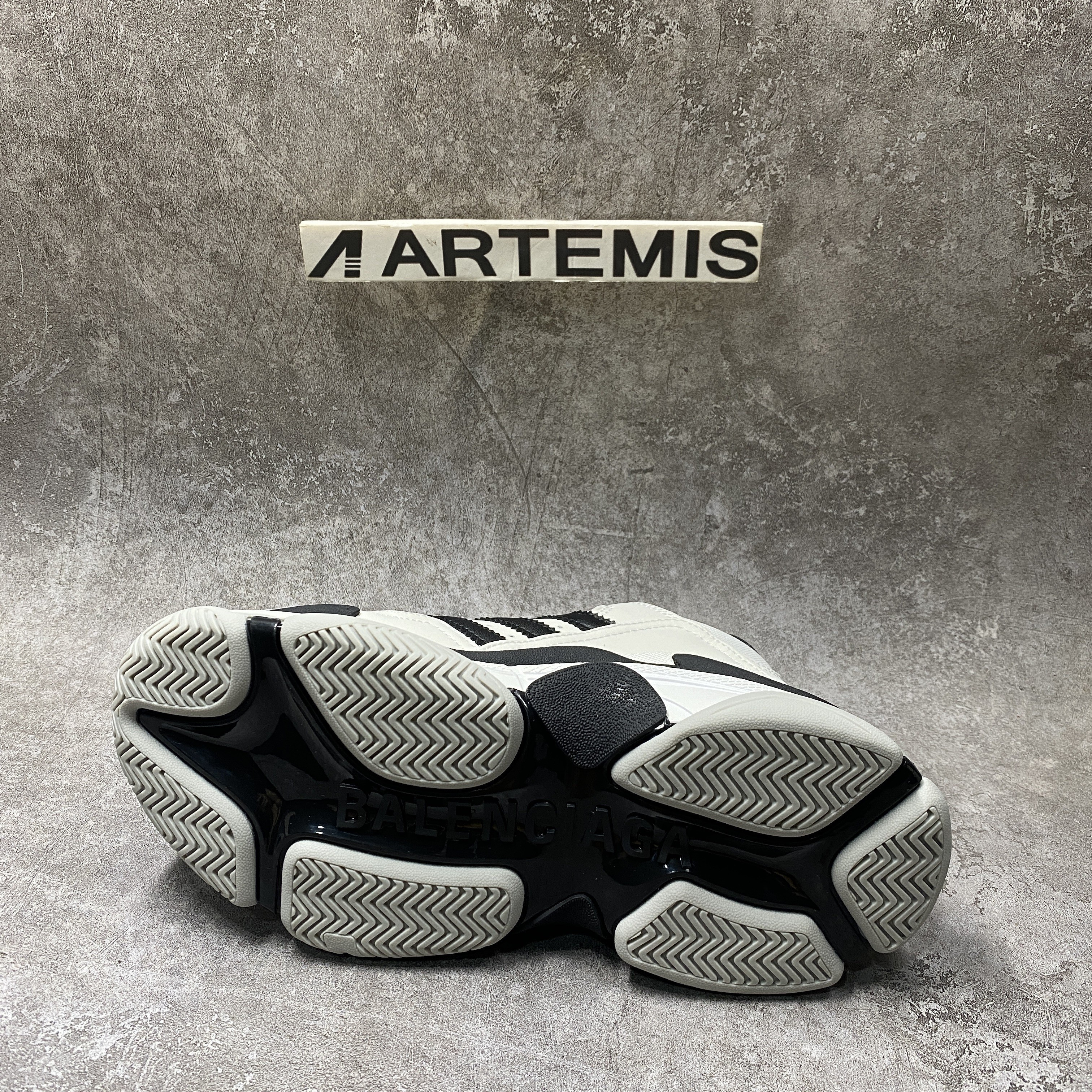 Ba*len*cia*ga triple s sneaker clearsole fluo black white