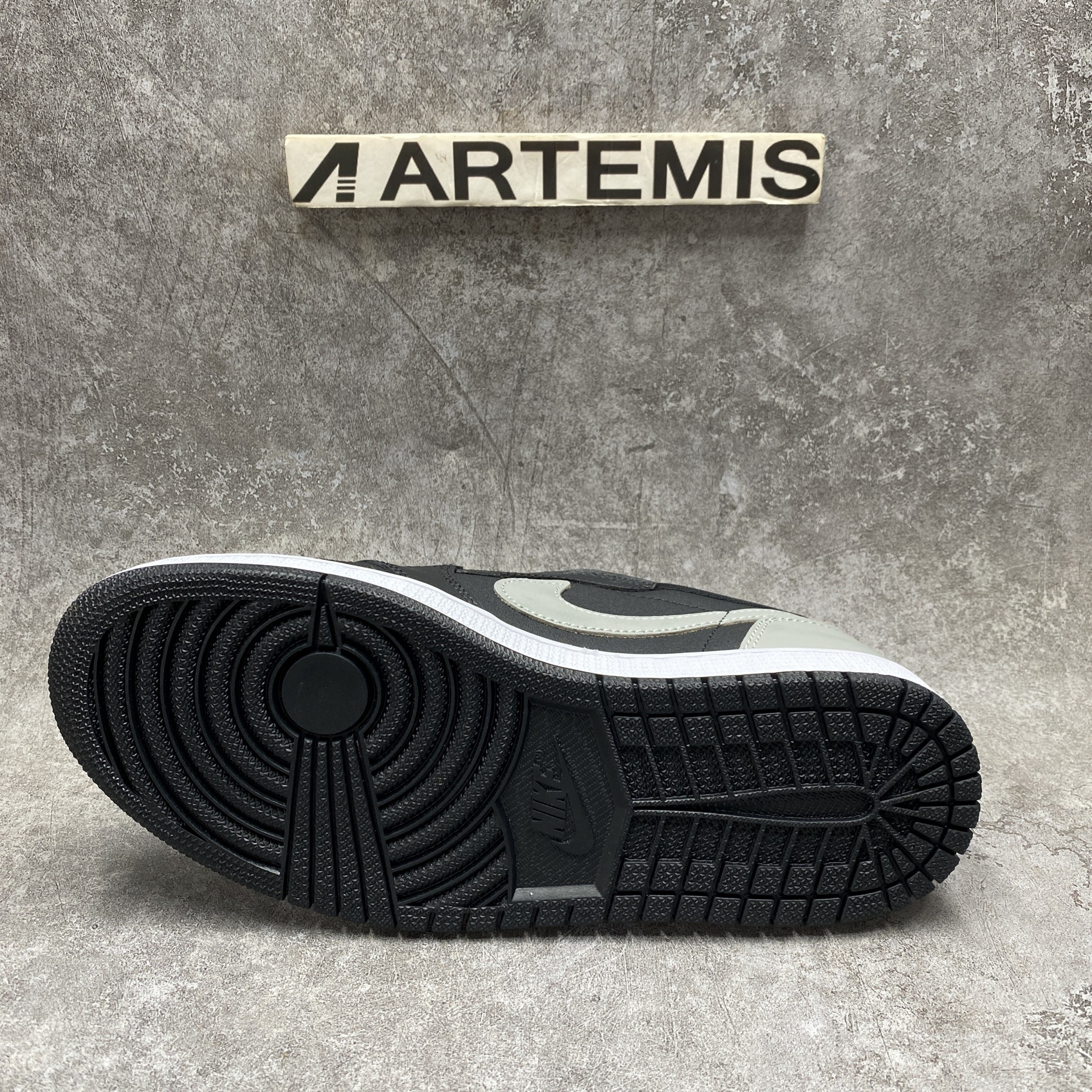 Air Jordan 1 Retro Low Og