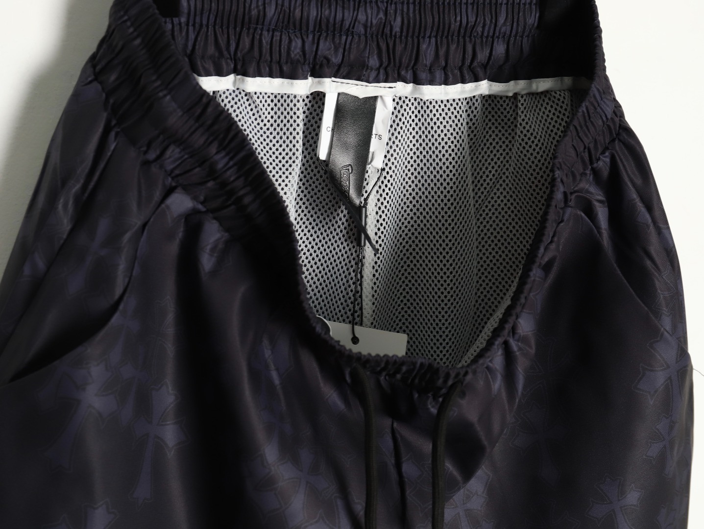 Ch**me He**ts shorts