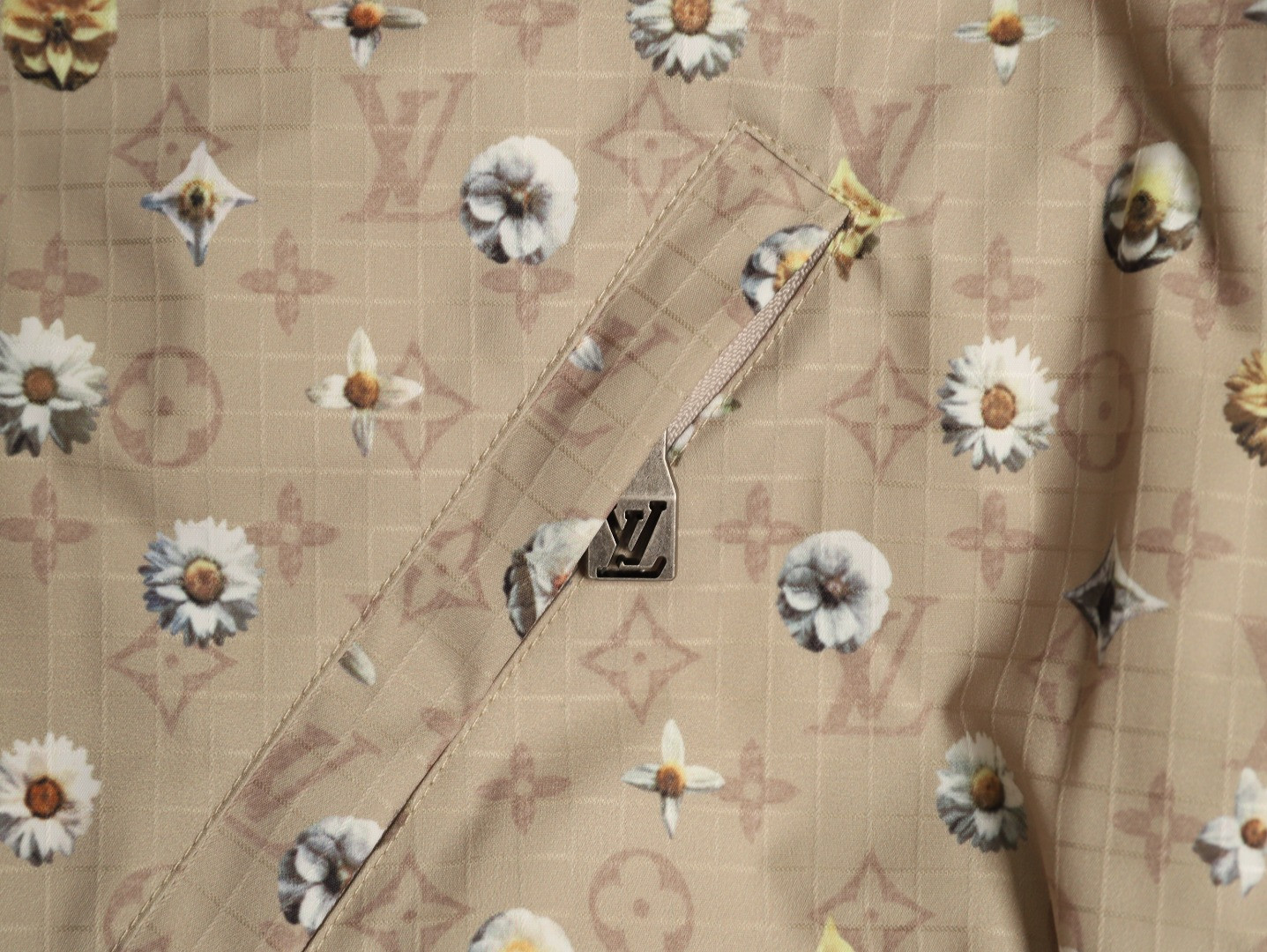 l0*is V*t0n 26ss coats