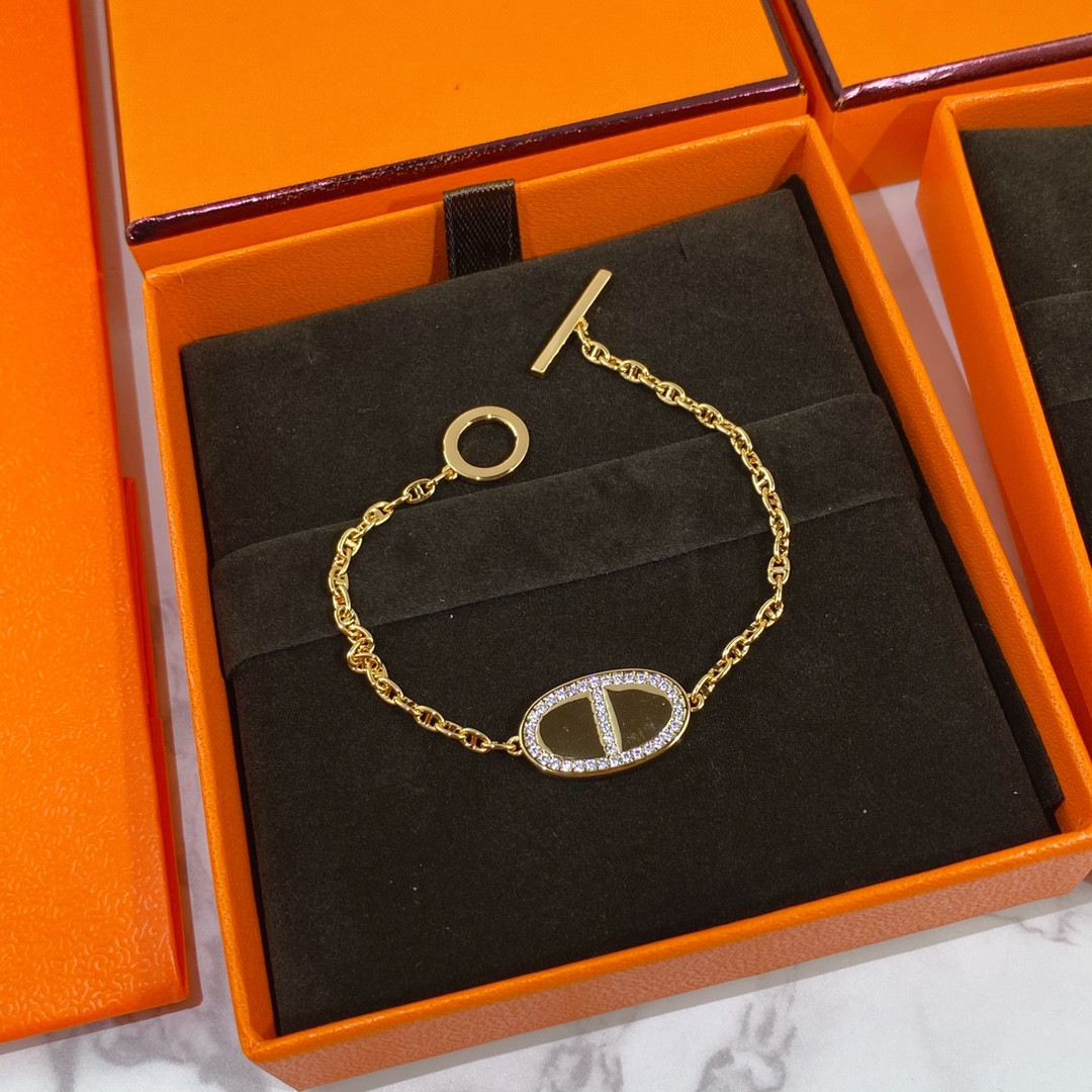 Hermès Round H Pendant Bracelet