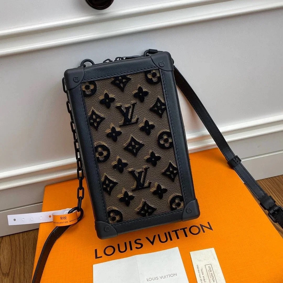 LV VERTICAL SOFT TRUNK M45044